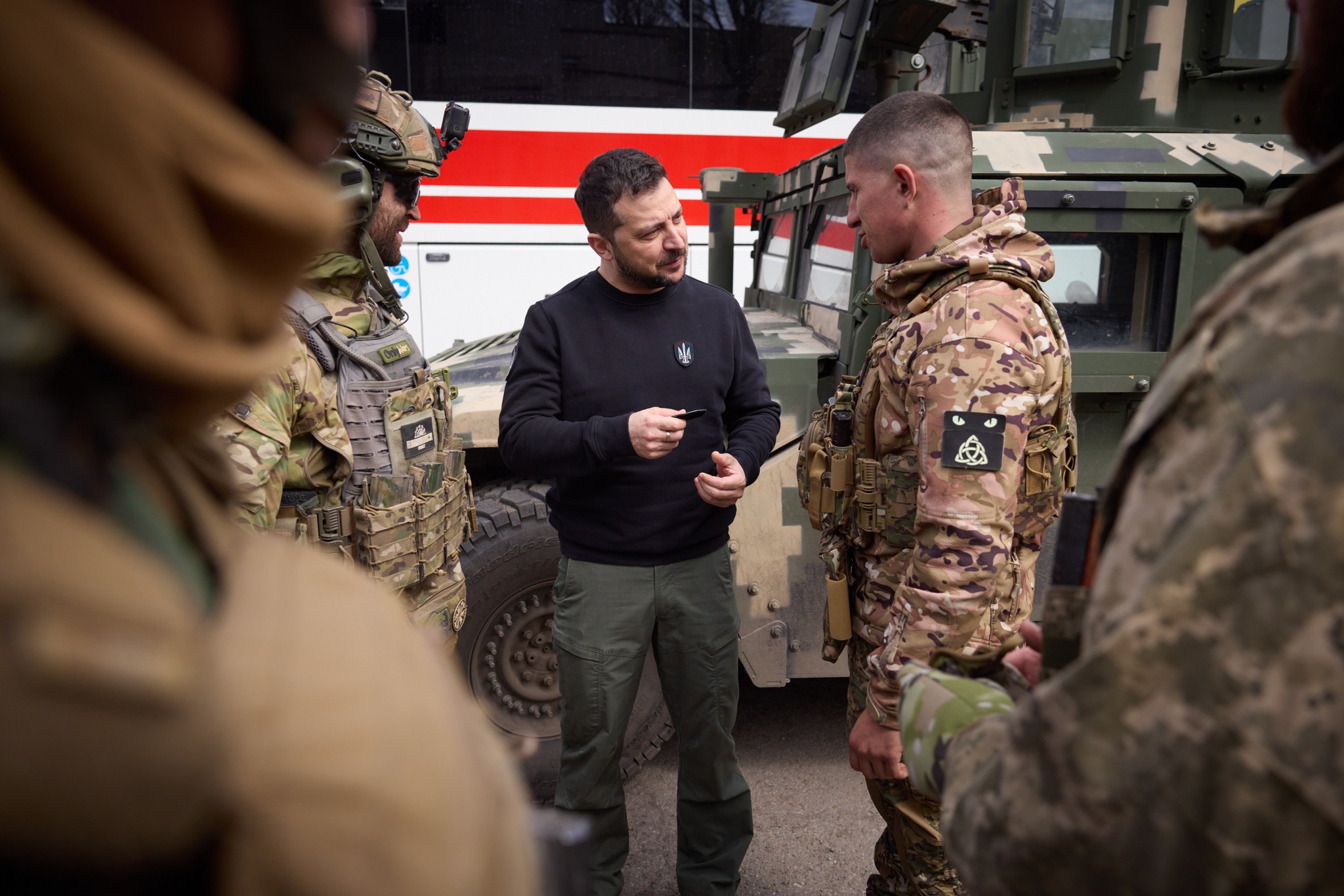 Putin y Zelenski visitan tropas en el frente ante la contraofensiva de Kiev Putin y Zelenski visitan tropas en el frente ante la contraofensiva de Kiev