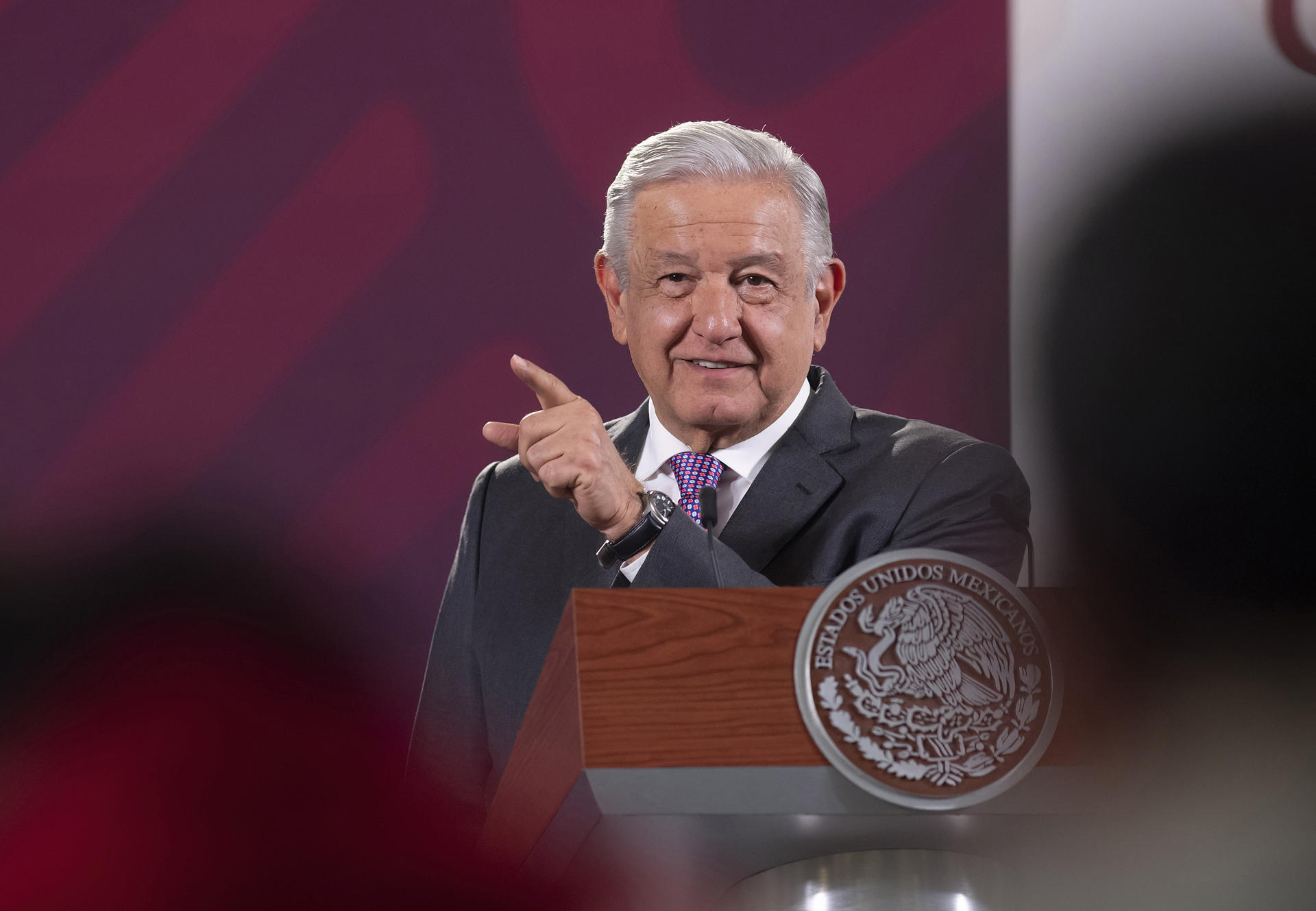 AMLO no prevé inestabilidad política en Ecuador ante disolución de Parlamento