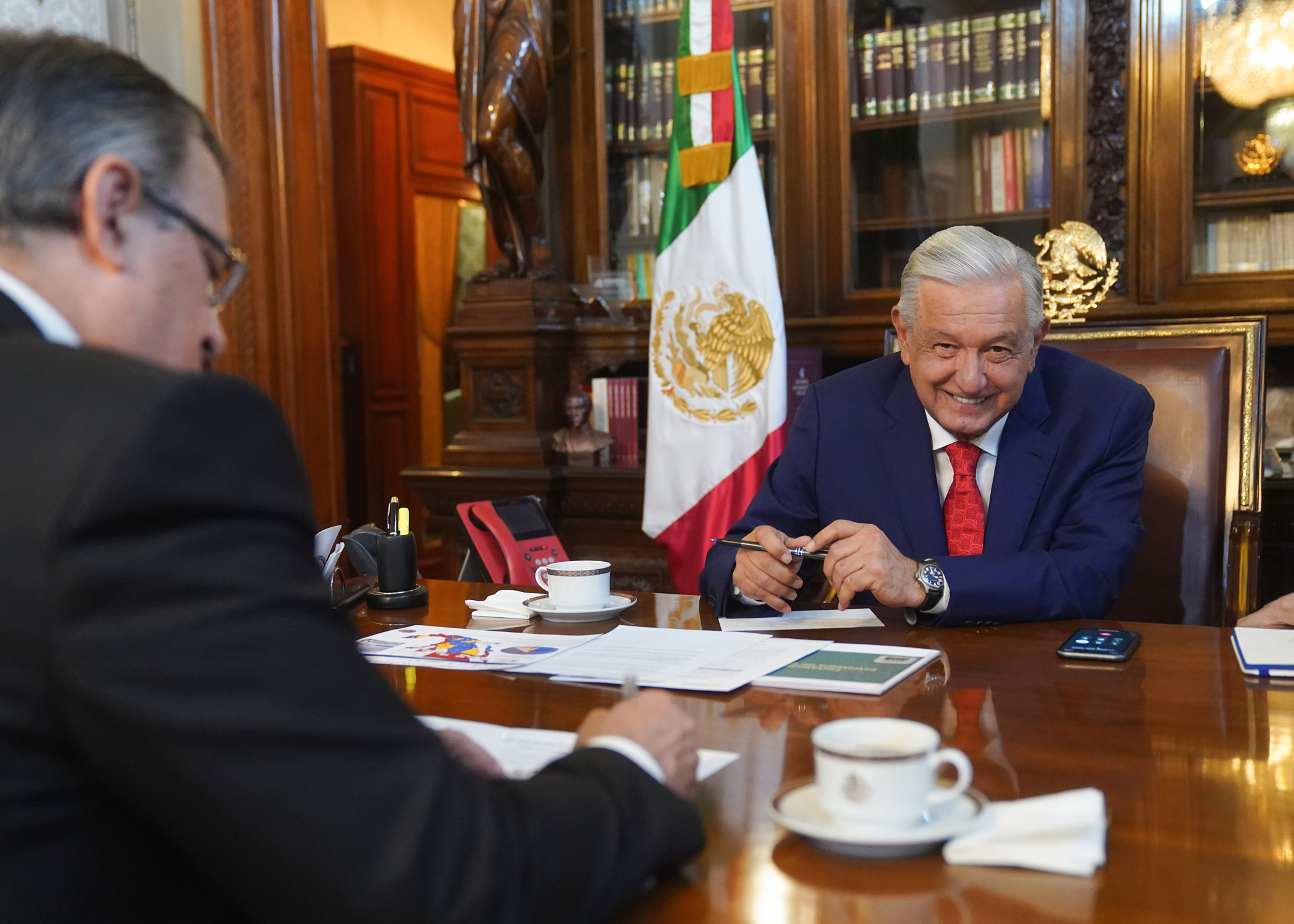 “Somos buenos vecinos y amigos”: AMLO tras llamada con Joe Biden