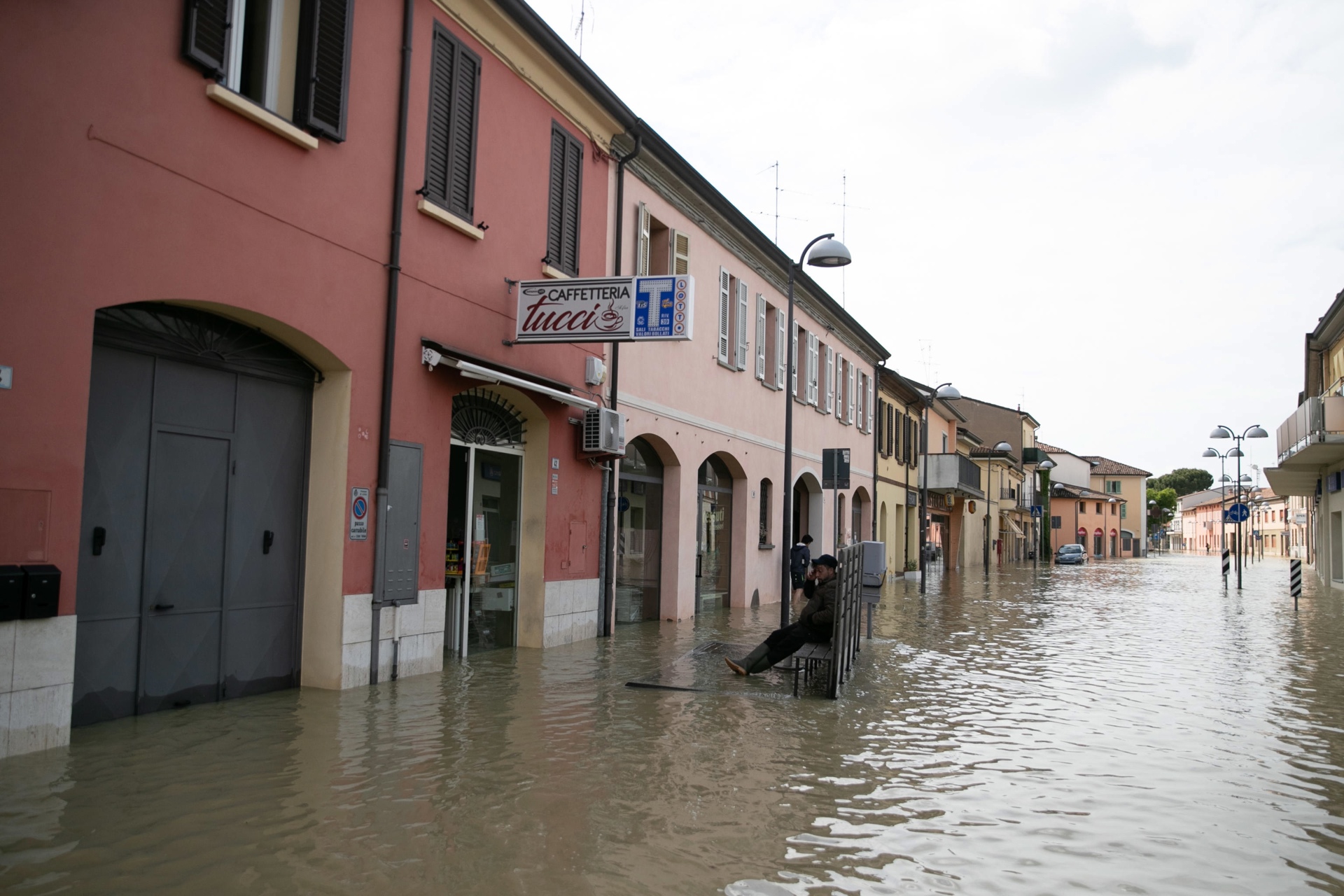 Aumentan a 13 los muertos por las inundaciones del noreste de Italia