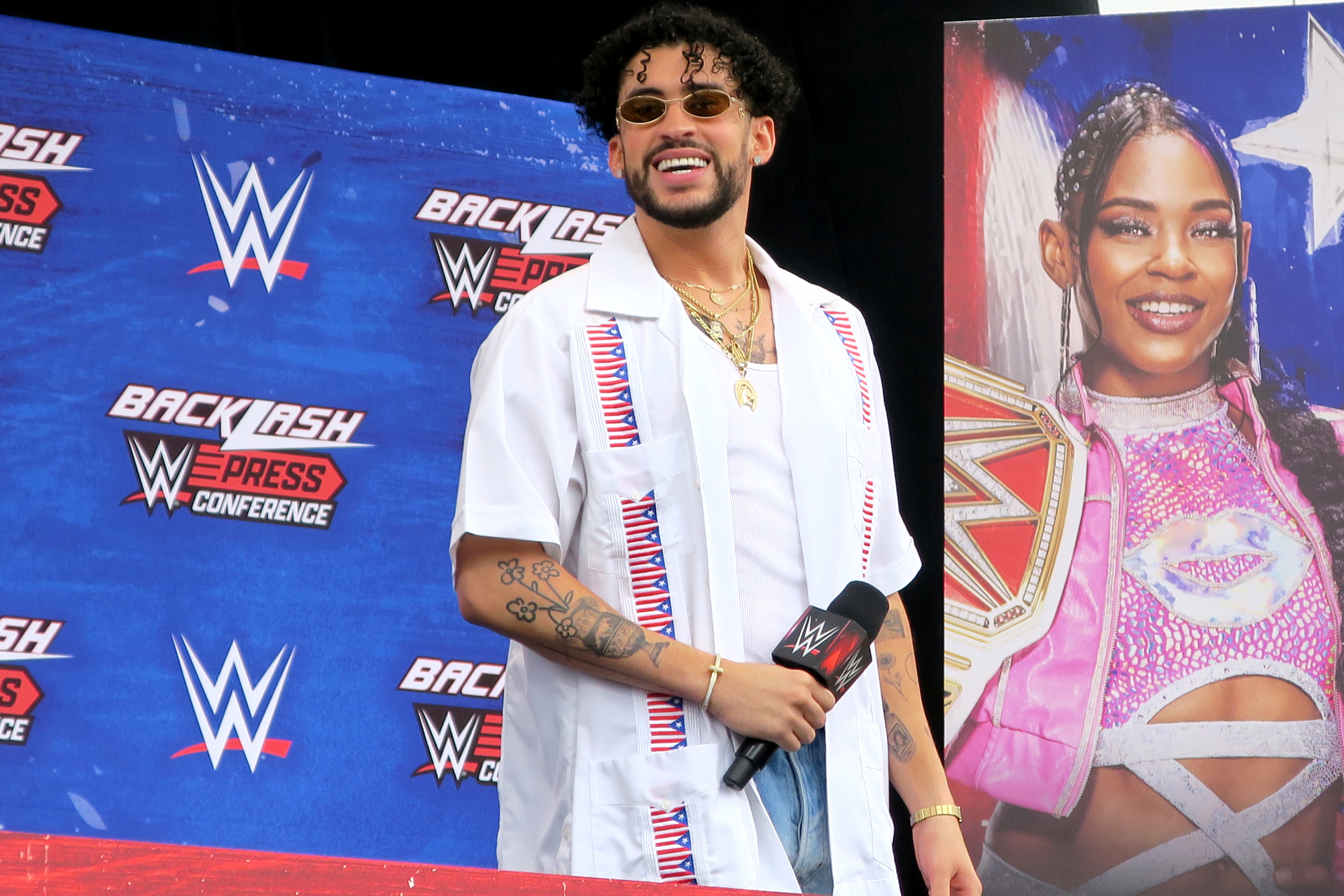 Bad Bunny está listo para destronar al luchador Damian Priest en Puerto Rico