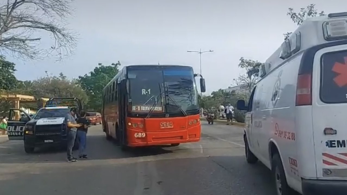 Ejecutan a mujer en Cancún a bordo de camión del transporte público Ejecutan a mujer en Cancún a bordo de camión del transporte público