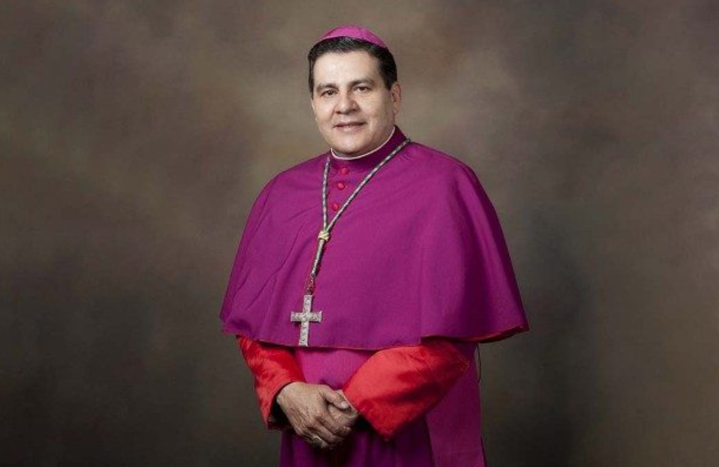 Atentan contra monseñor Faustino Armendáriz Jiménez