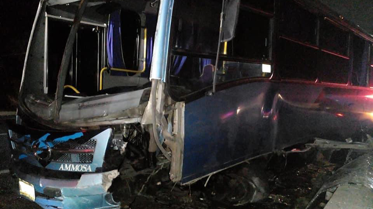 Al menos 13 lesionados por choque en la México-Querétaro Al menos 13 lesionados por choque en la México-Querétaro