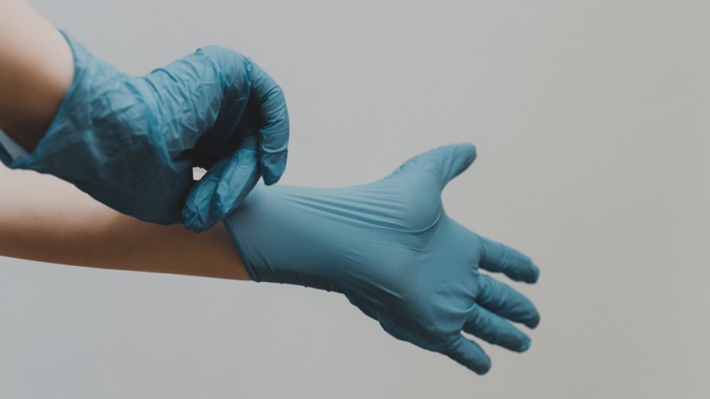 Microbios responsables de la descomposición humana podrían ayudar a forenses - cirugia-doctor-hospital-1024x576