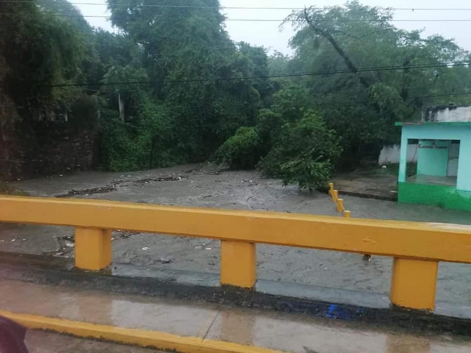 #Video Tormenta provoca severas inundaciones en la Huasteca de Hidalgo #Video Tormenta provoca severas inundaciones en la Huasteca de Hidalgo