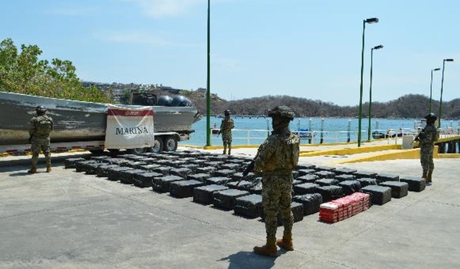 Decomisan 2 toneladas de cocaína y detienen a 12 personas en Oaxaca