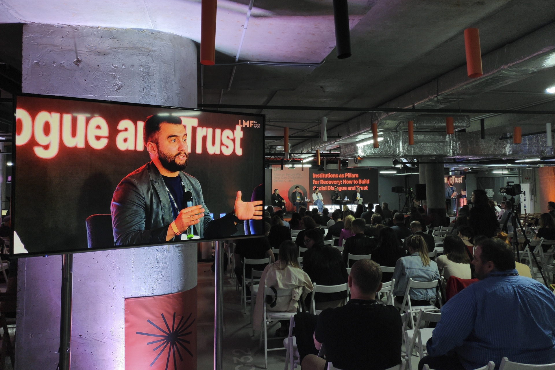 El debate de la prensa sobre cómo llevar la voz de Ucrania más allá de Occidente