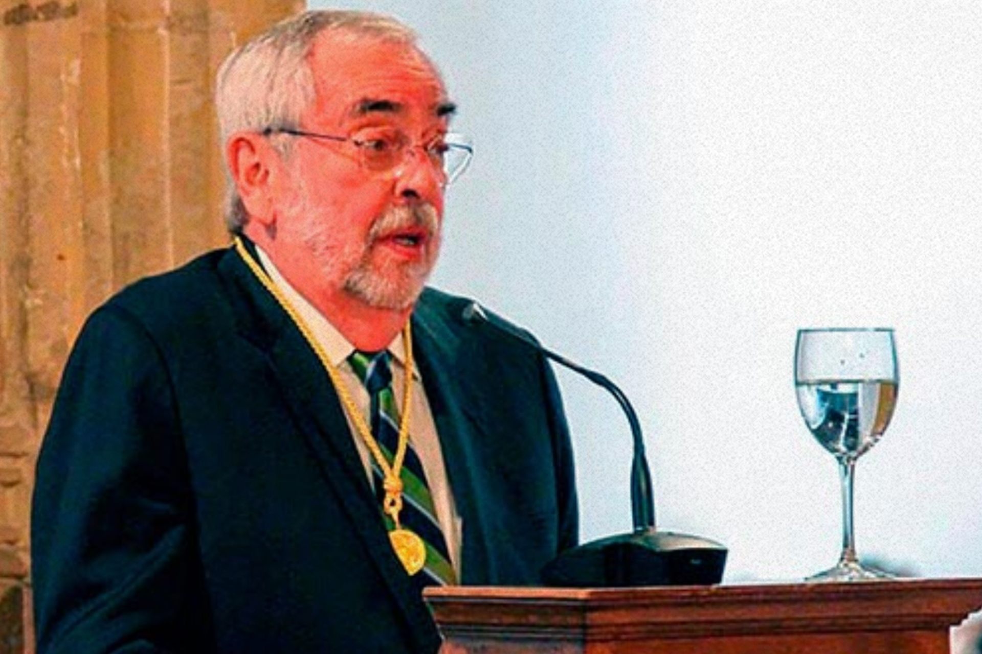 UNAM recibe Medalla de Oro de la Universidad de Granada, España UNAM recibe Medalla de Oro de la Universidad de Granada, España