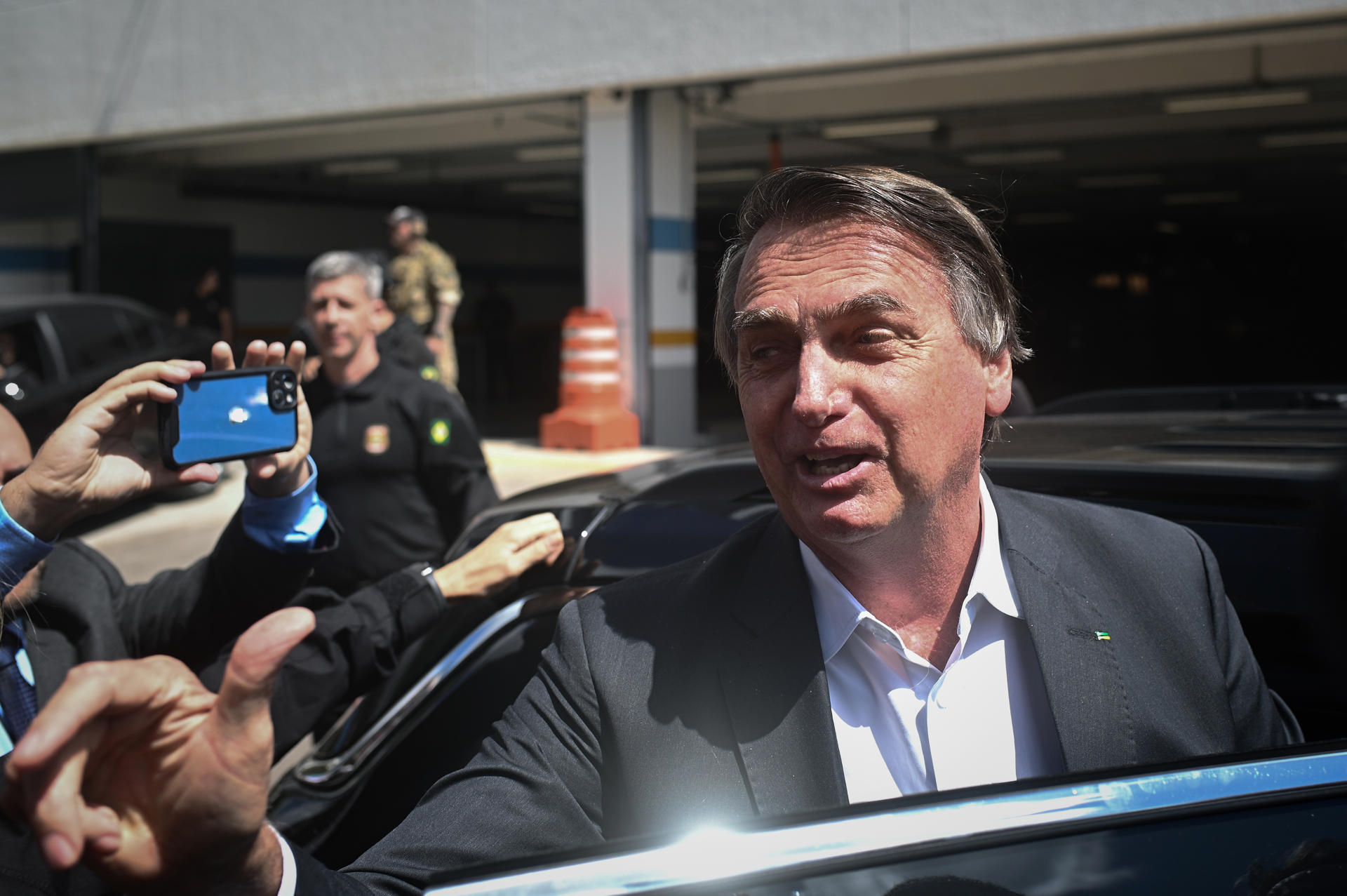 Registran casa de Bolsonaro por supuesto falso certificado de vacuna Registran casa de Bolsonaro por supuesto falso certificado de vacuna