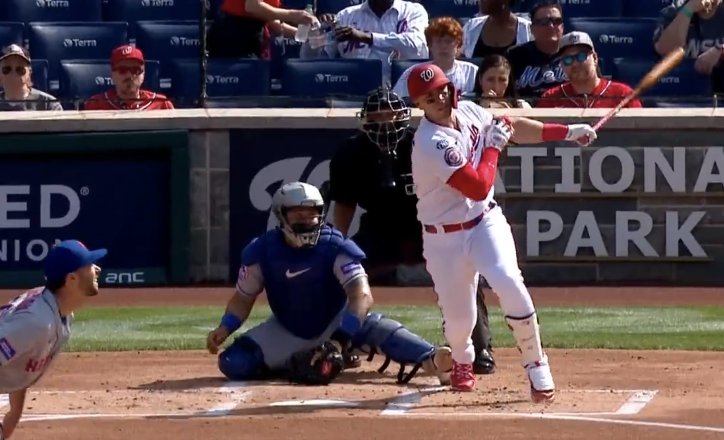 Meneses remolca cuatro carreras y los Nacionales dan paliza a Mets