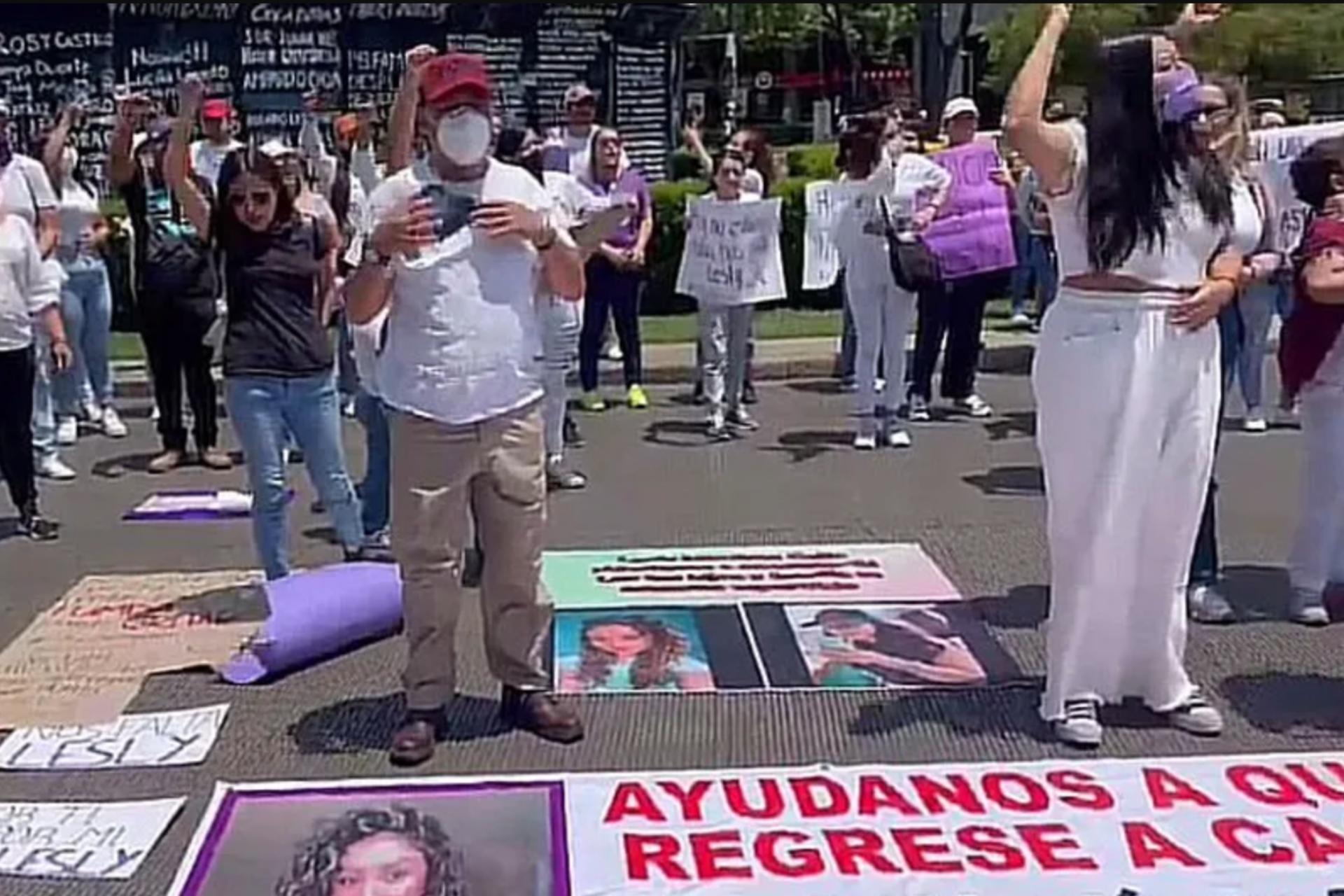 Marcha En Paseo De La Reforma Por Localización De Lesly Martínez 1647