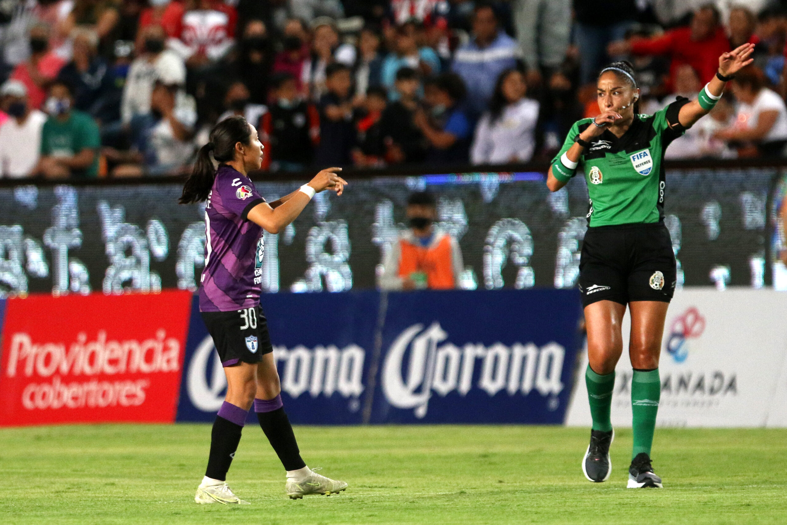 Pachuca y América a la lucha por el título del fútbol femenino en México