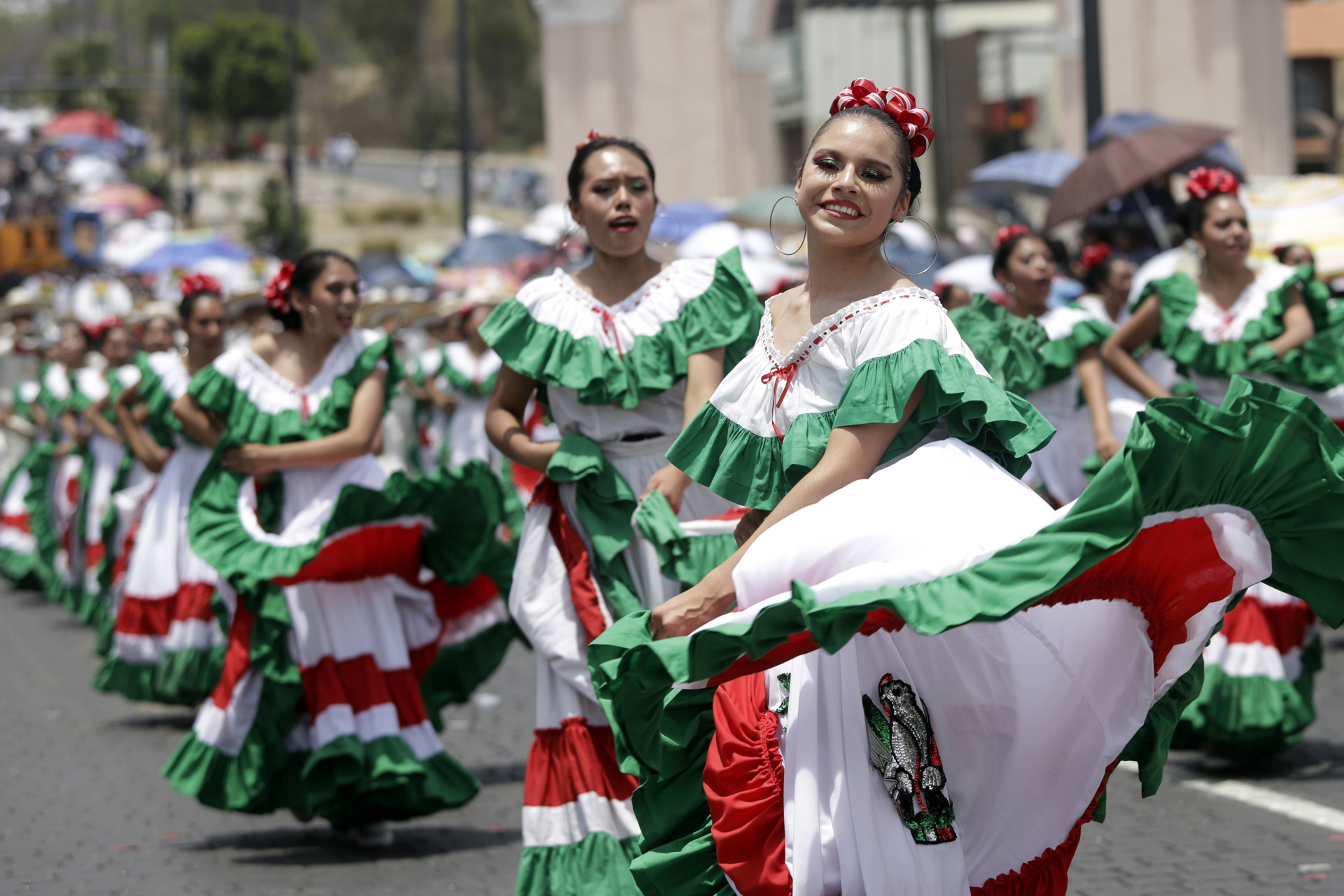 Puebla representa la identidad mexicana en el desfile del 5 de mayo