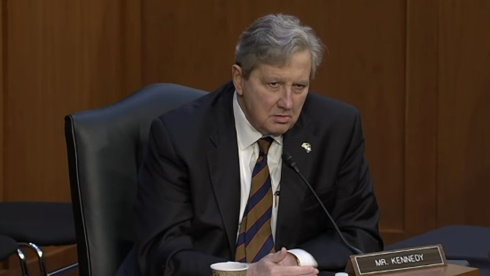 Sin EE.UU. mexicanos comerían comida para gato, afirma senador Kennedy Sin EE.UU. mexicanos comerían comida para gato, afirma senador Kennedy