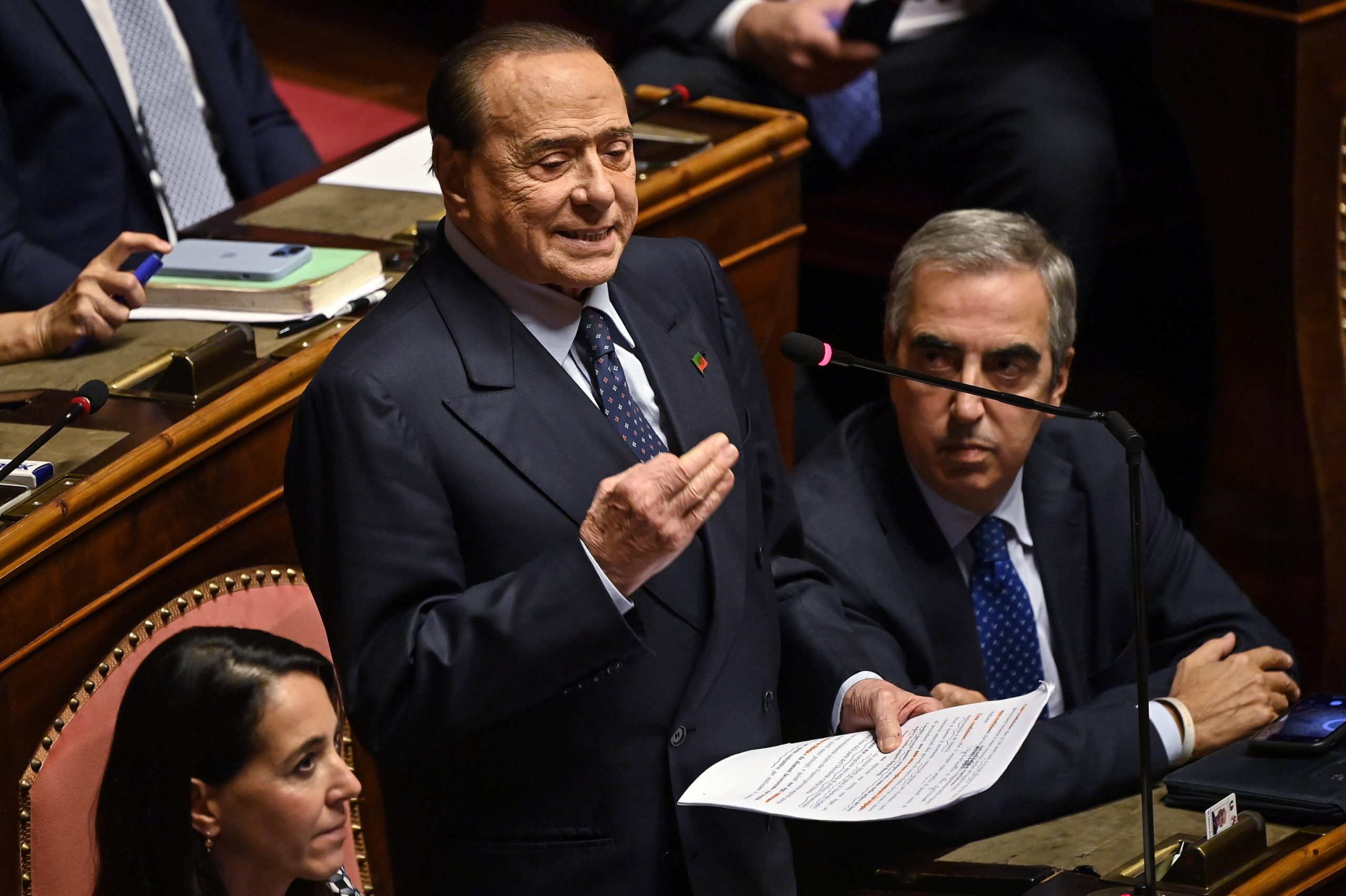 Berlusconi reaparece tras hospitalización: “Estoy listo para retomar la batalla” Berlusconi reaparece tras hospitalización: “Estoy listo para retomar la batalla”