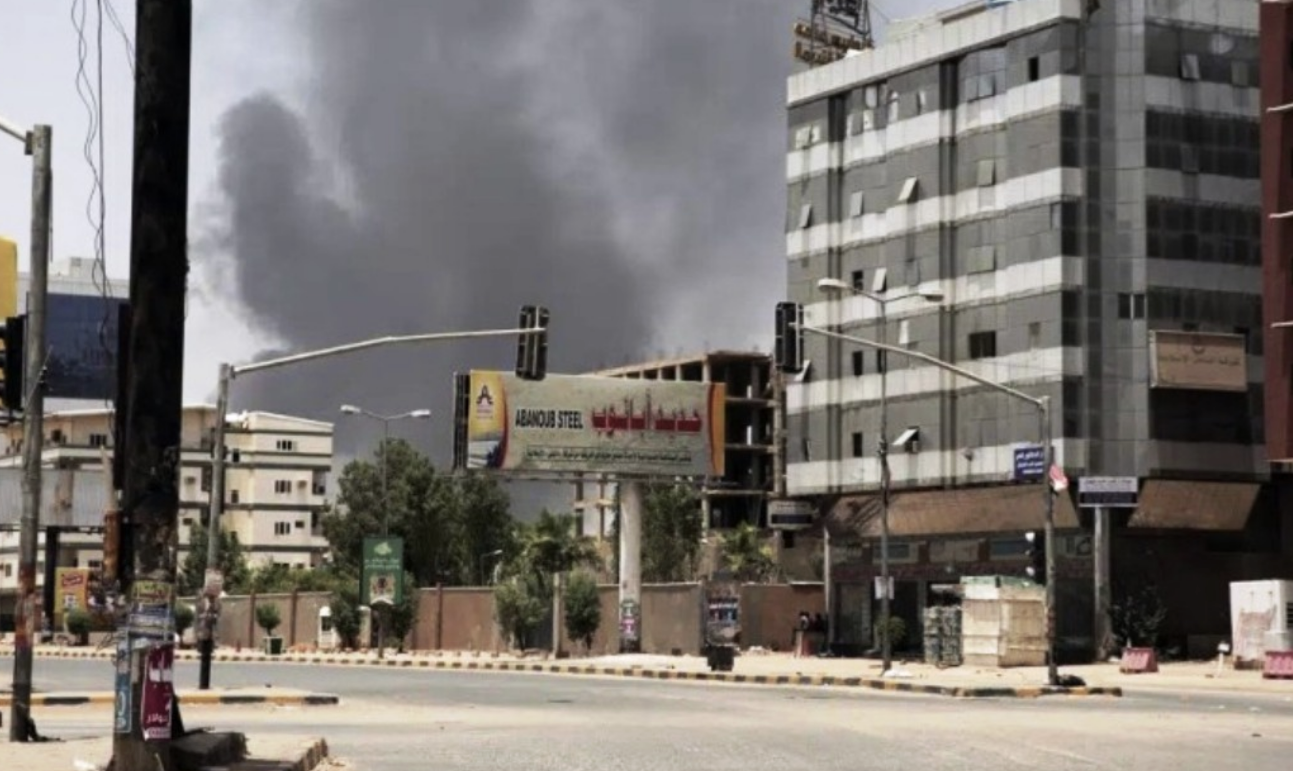 Atacan a tiros convoy de embajador de Turquía en Sudán Atacan a tiros convoy de embajador de Turquía en Sudán