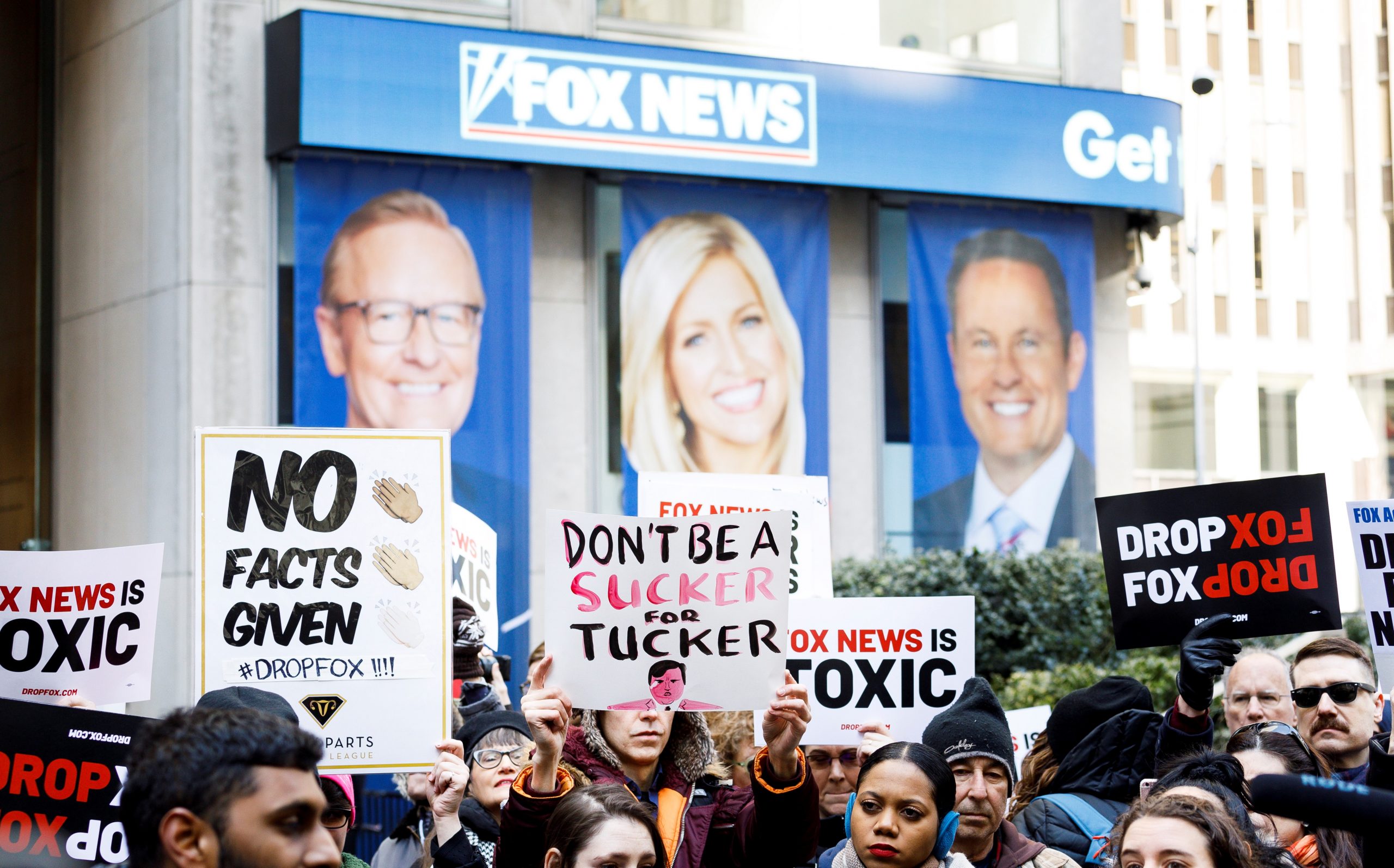 Tucker Carlson relanzará su programa en Twitter Tucker Carlson relanzará su programa en Twitter