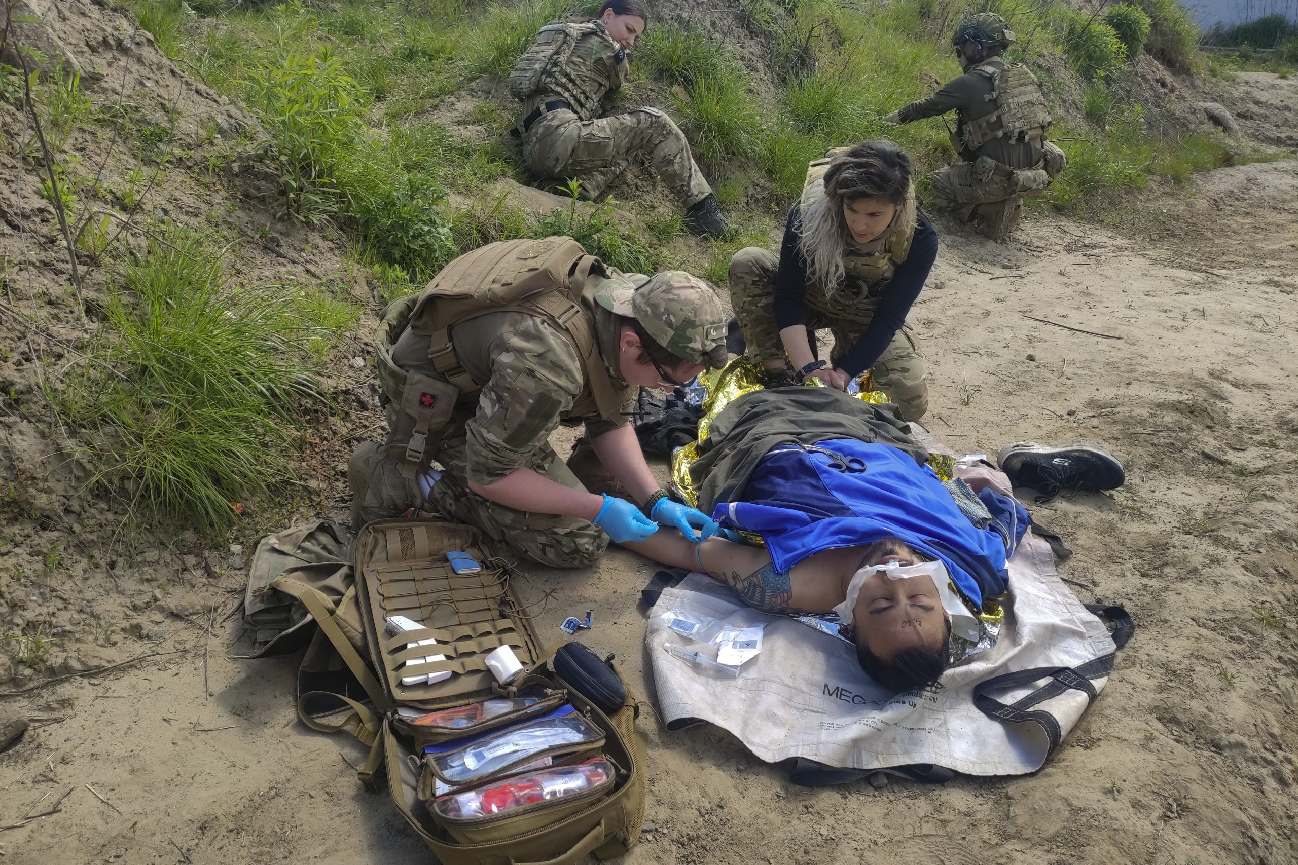 Ucrania forma a contrarreloj a cientos de médicos de combate para su ofensiva Ucrania forma a contrarreloj a cientos de médicos de combate para su ofensiva