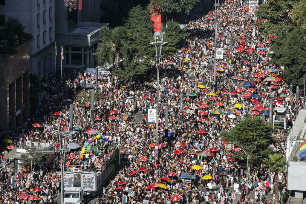 Marcha del Orgullo Gay celebra en São Paulo el fin de la “desastrosa” era Bolsonaro - 54f84aad076e81848d8b3f422e97465c0b27970cw-1024x683