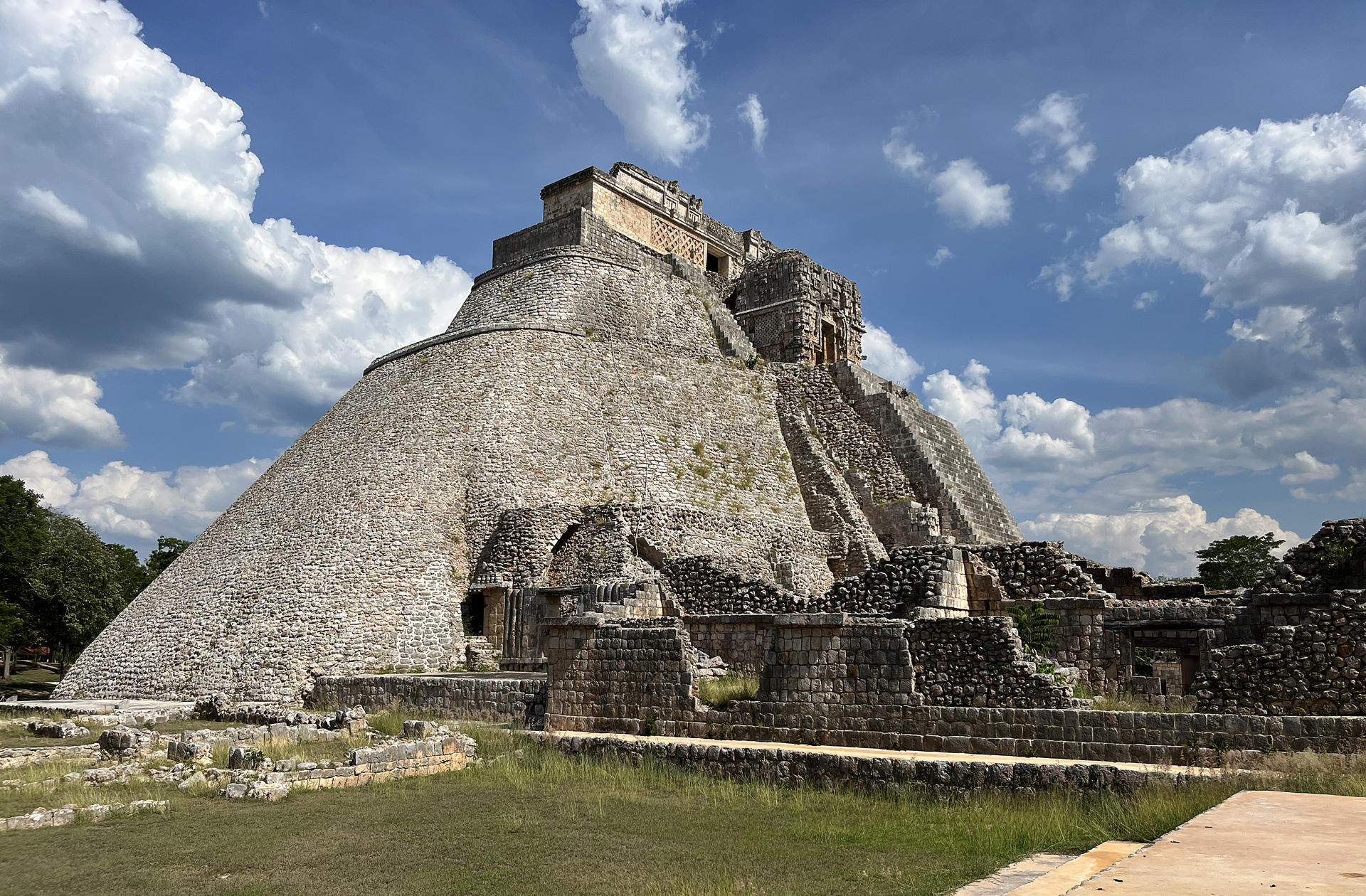 Uxmal, la ciudad prehispánica con filigrana de piedra, sigue develando misterios