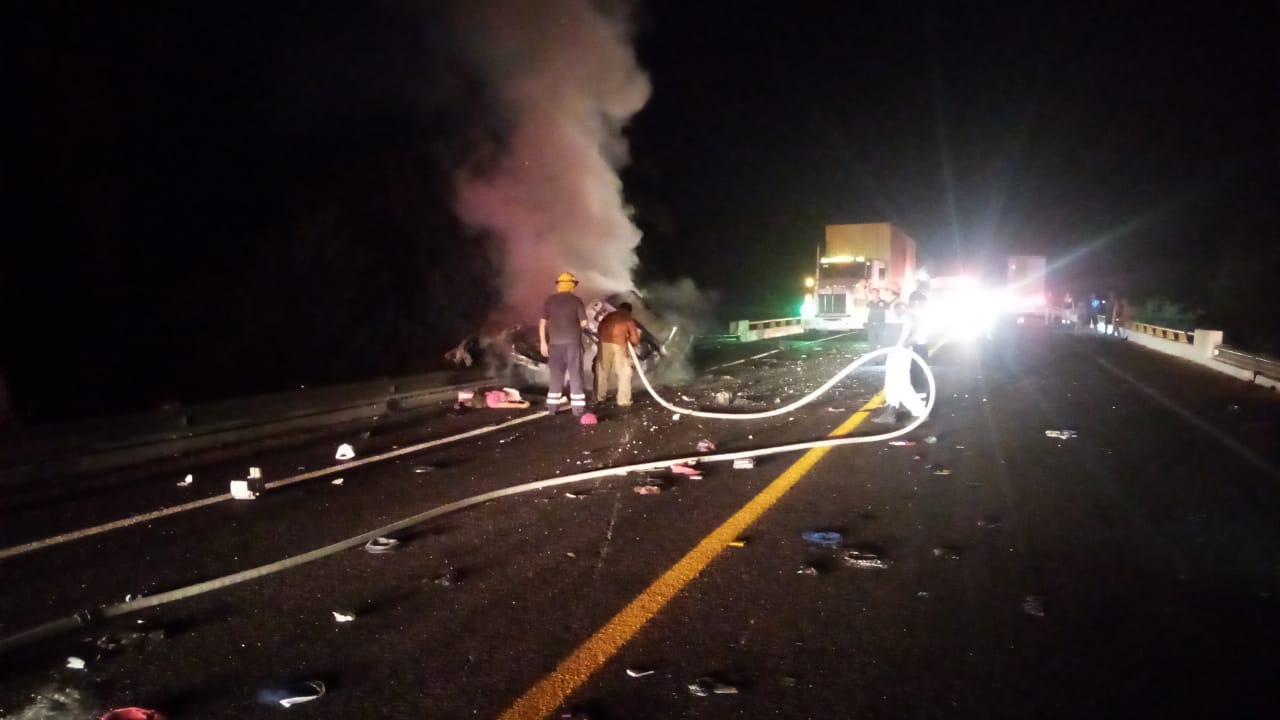 Cinco Muertos Por Accidente En La Autopista Siglo XXI