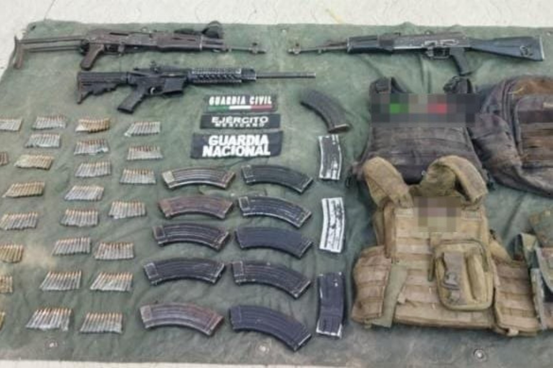 Enfrentamiento en Apatzingán, Michoacán, deja seis detenidos del CJNG Enfrentamiento en Apatzingán, Michoacán, deja seis detenidos del CJNG