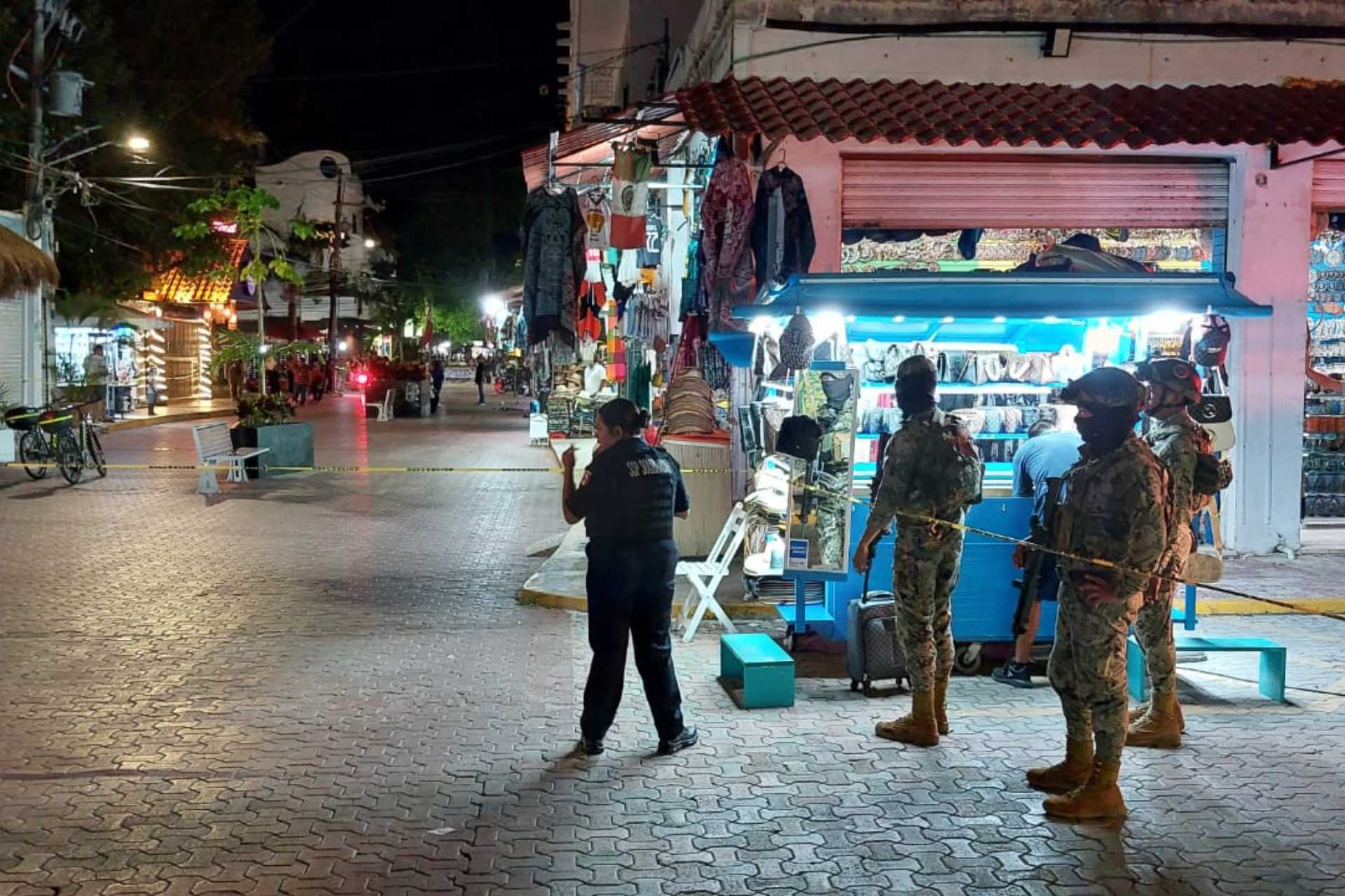 Ataque en Quinta Avenida de Playa del Carmen deja un muerto y dos heridos