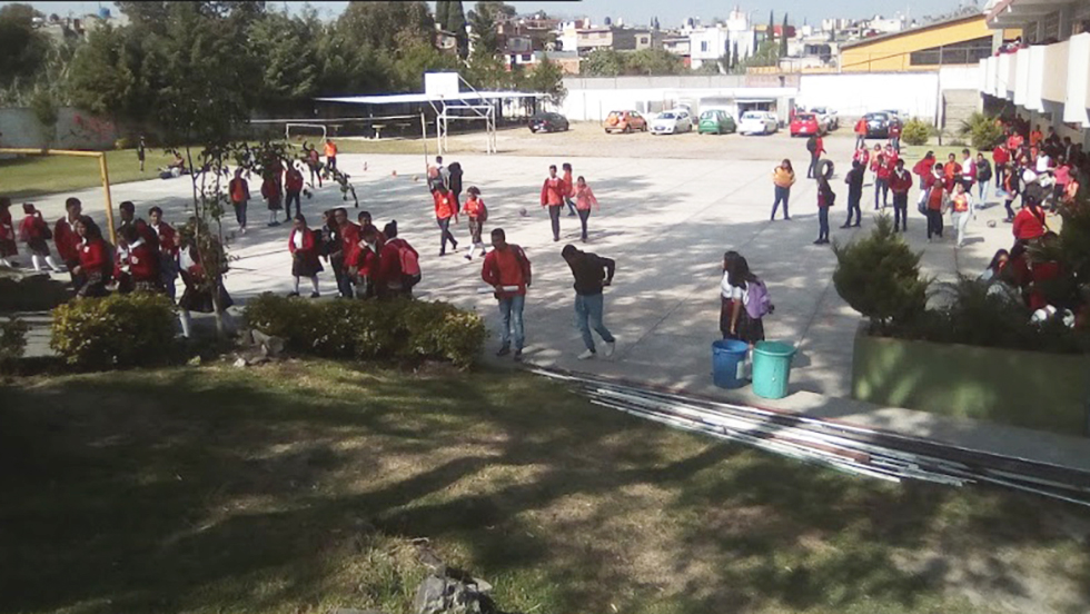 Alumnas resultan lesionadas en Puebla tras pleito en bachillerato Alumnas resultan lesionadas en Puebla tras pleito en bachillerato
