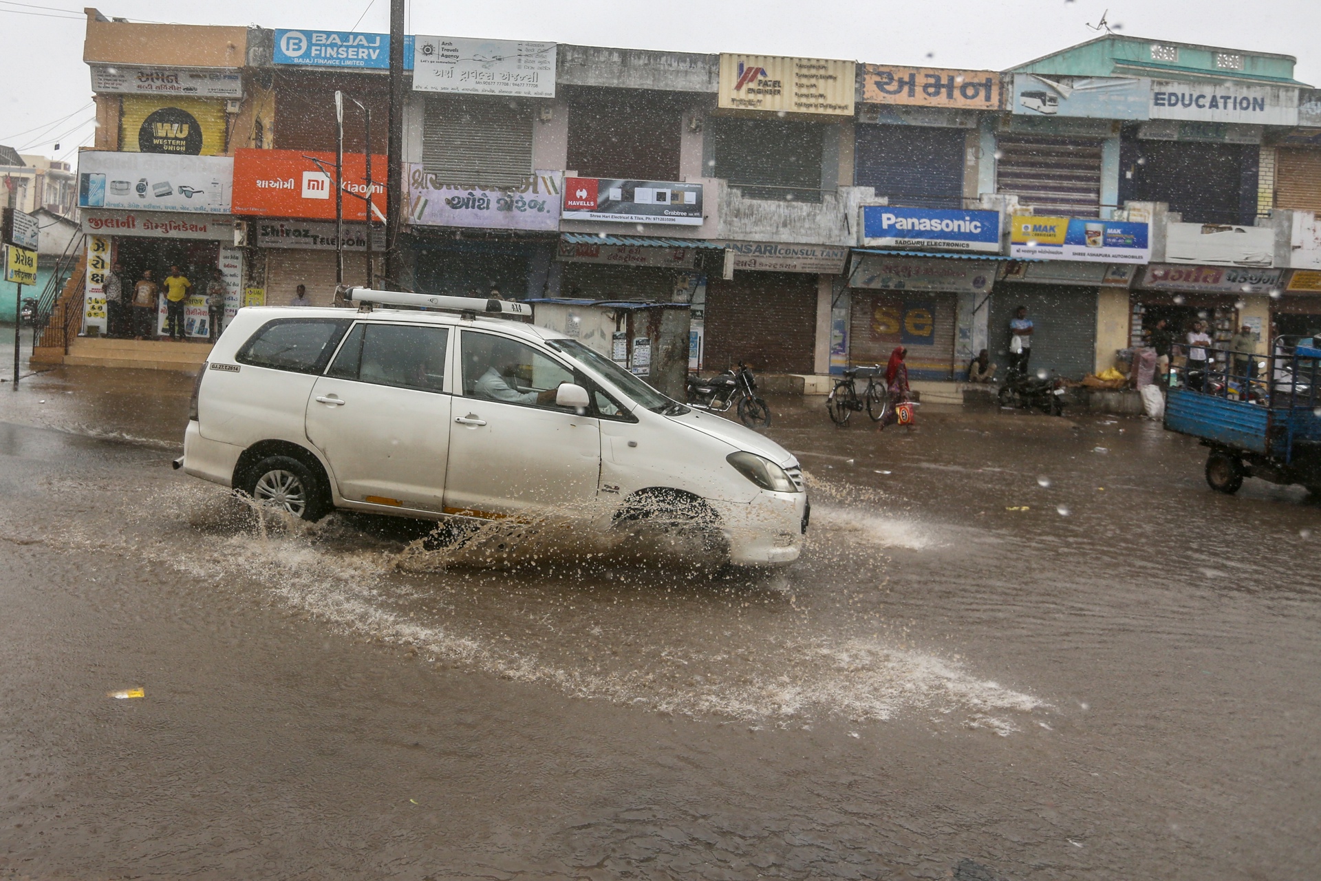 Más de 100 mil evacuados en la India y Pakistán ante la llegada del ciclón Biparjoy