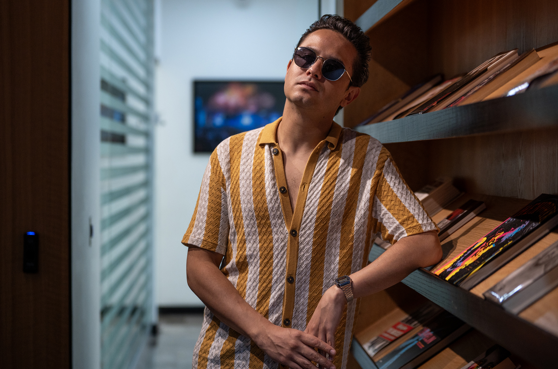 Bzars lanza álbum debut “222” y busca su propio camino a la sombra de su padre