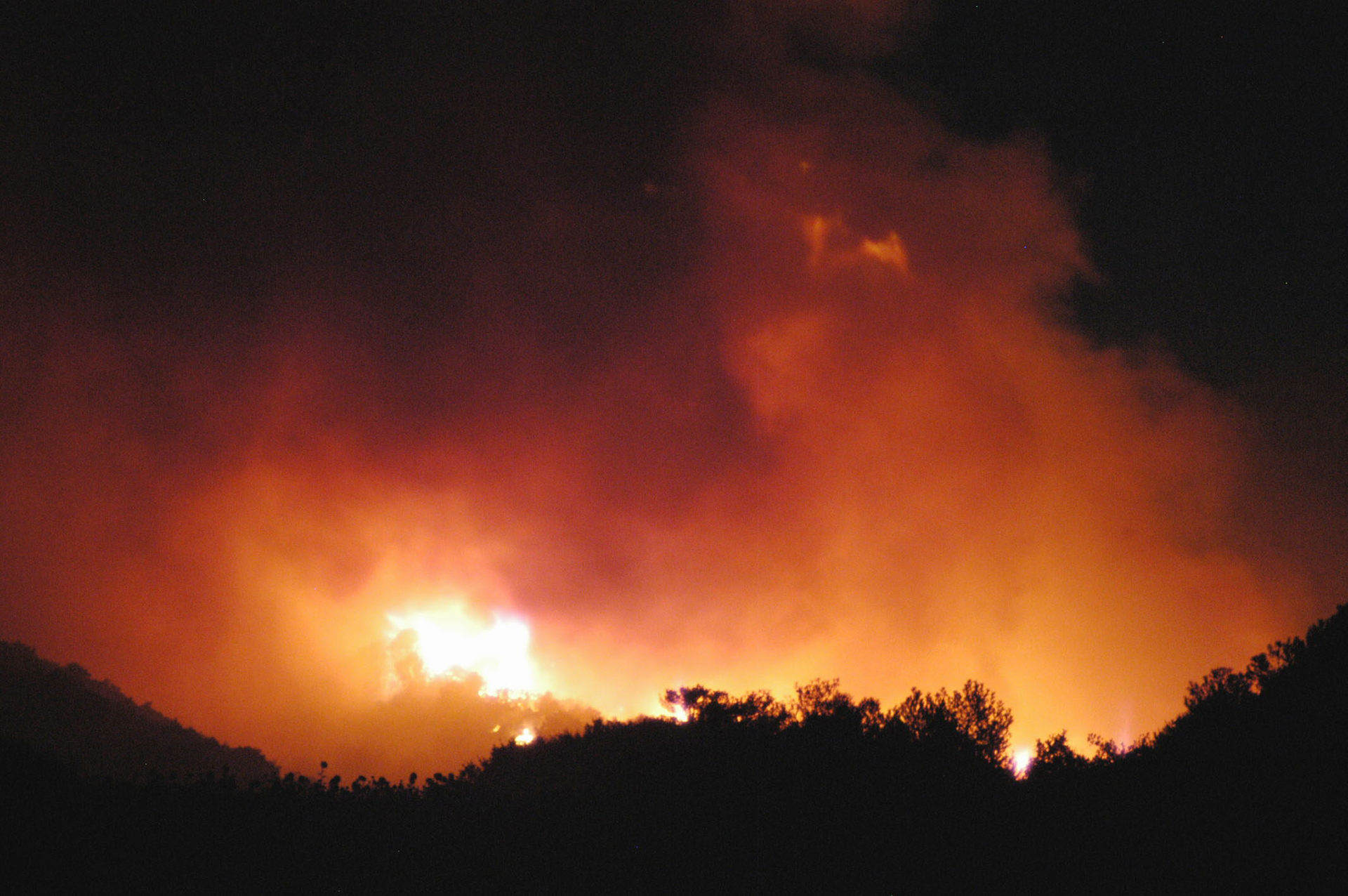 Pentágono compartirá información de satélites con Canadá para luchar contra los fuegos Pentágono compartirá información de satélites con Canadá para luchar contra los fuegos