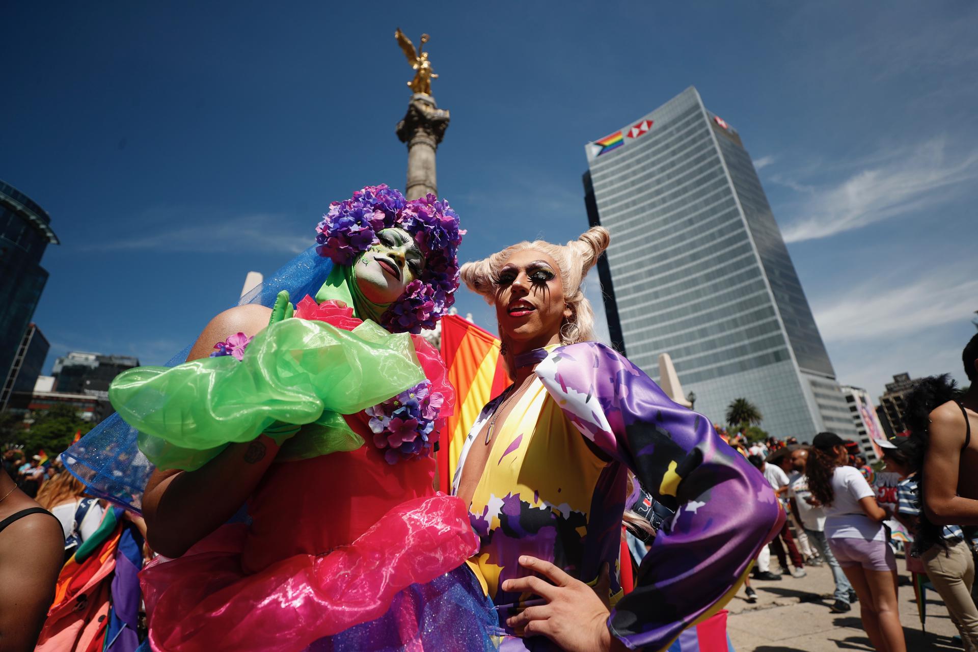 Asisten 250 Mil Personas A Marcha Del Orgullo LGBT En CDMX