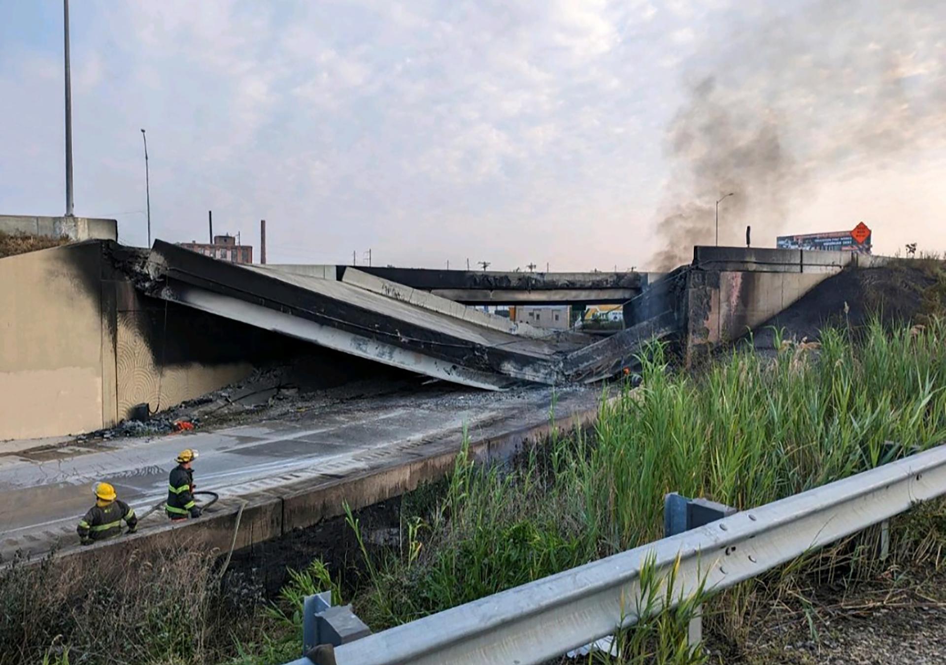 #Video Puente colapsa en EE.UU. tras incendio de vehículo #Video Puente colapsa en EE.UU. tras incendio de vehículo