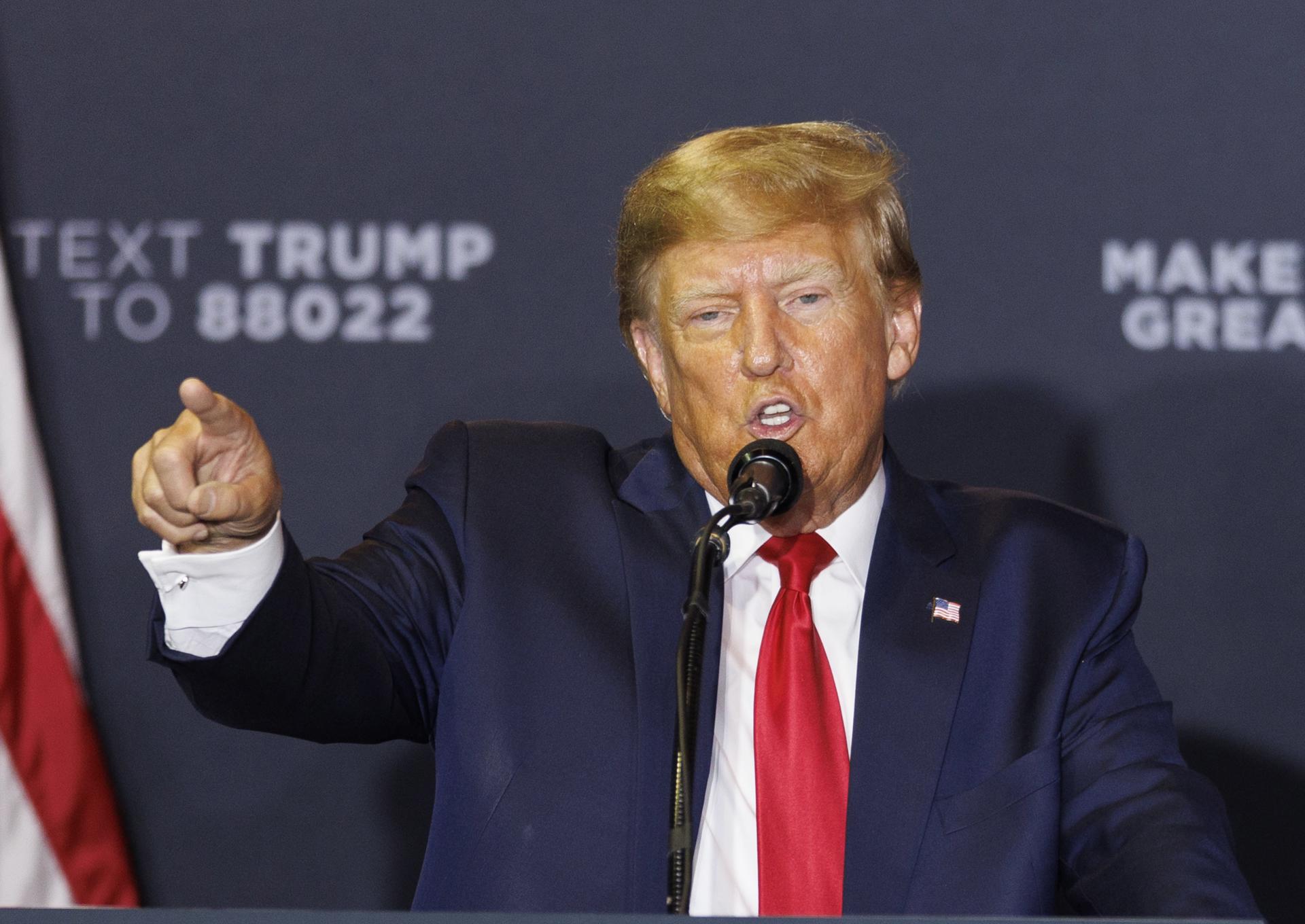 AMLO afirma que medios de EE.UU. están en contra de Trump ante nueva imputación