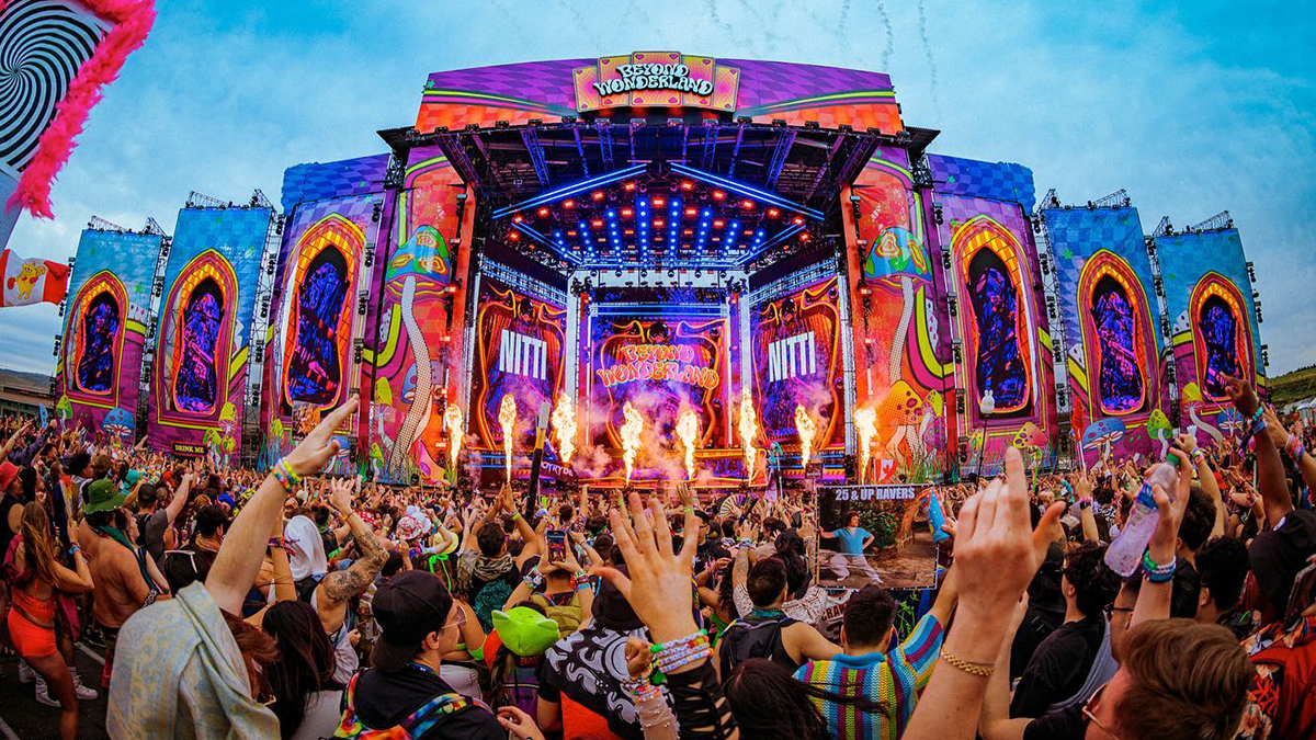 Dos muertos y cinco heridos en un tiroteo durante festival de música electrónica en EE.UU.