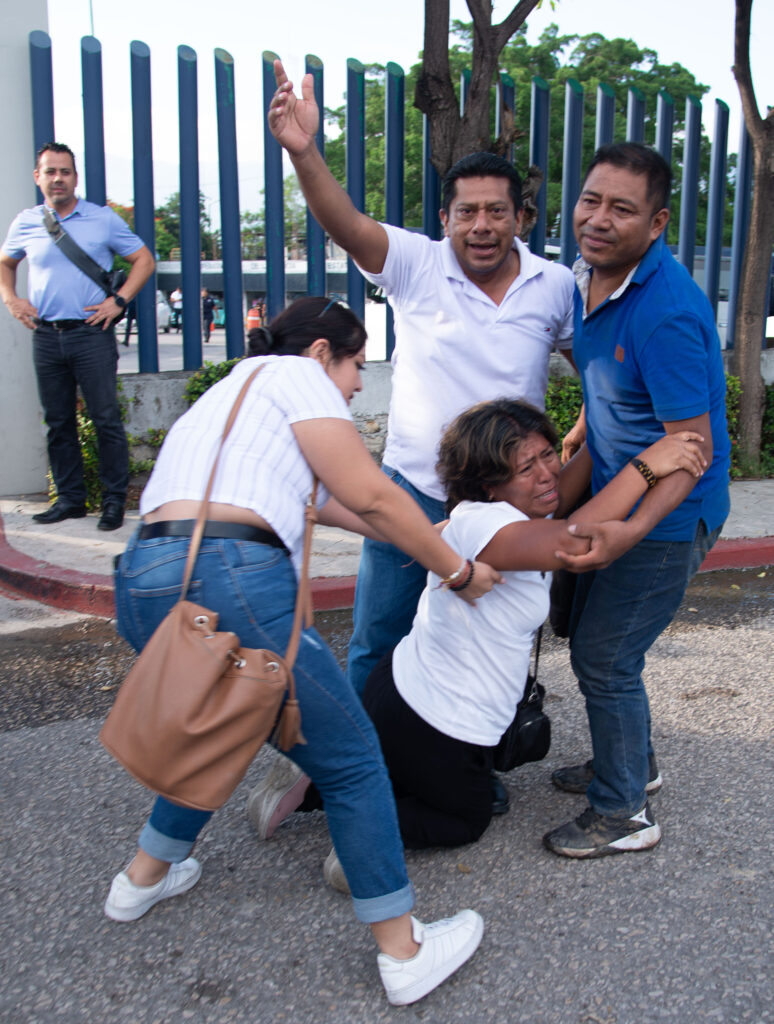 Liberan a los 16 trabajadores secuestrados de la Secretaría de Seguridad de Chiapas - liberan-a-los-16-trabajadores-secuestrados-de-la-secretaria-de-seguridad-de-chiapas-2-774x1024