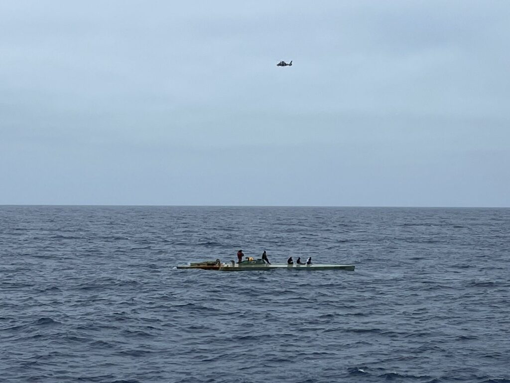 Marina intercepta semisumergible con 3.5 toneladas de droga en el Pacífico - marina-intercepta-semisumergible-con-35-toneladas-de-droga-en-el-pacifico-1024x768