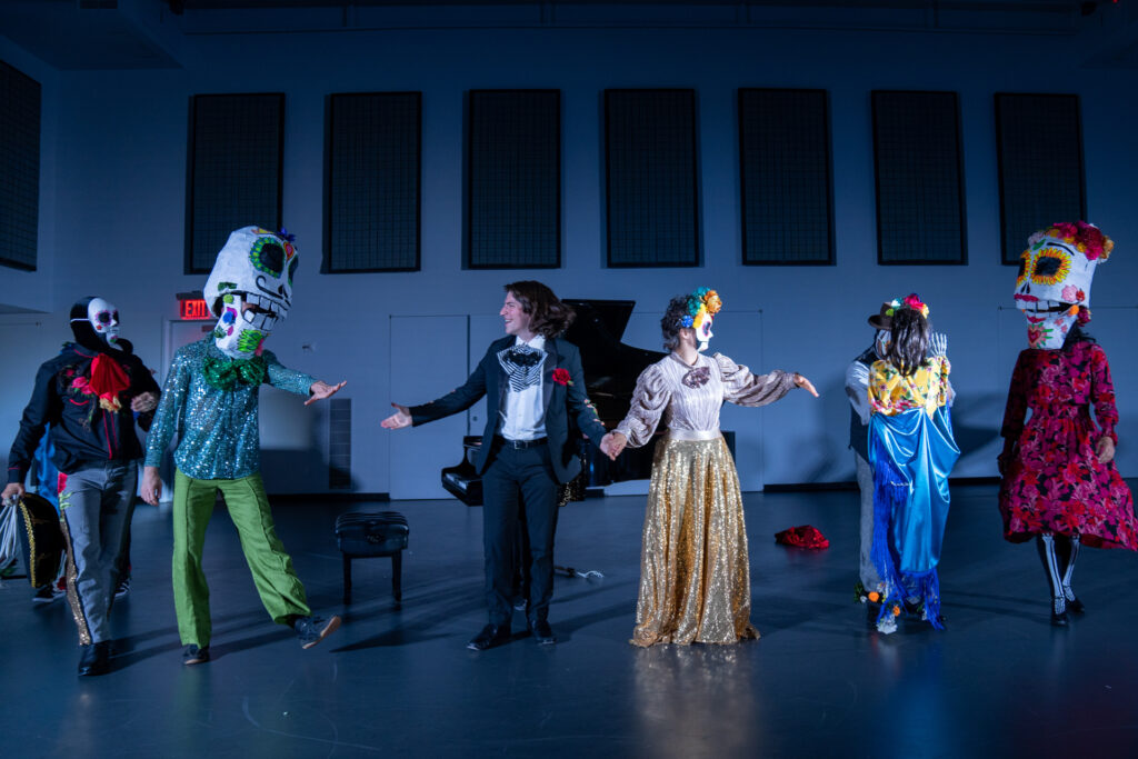 Nuevo espectáculo en Nueva York celebra el Día de Muertos mexicano - nuevo-espectaculo-en-nueva-york-celebra-el-dia-de-muertos-mexicano-2-1024x683