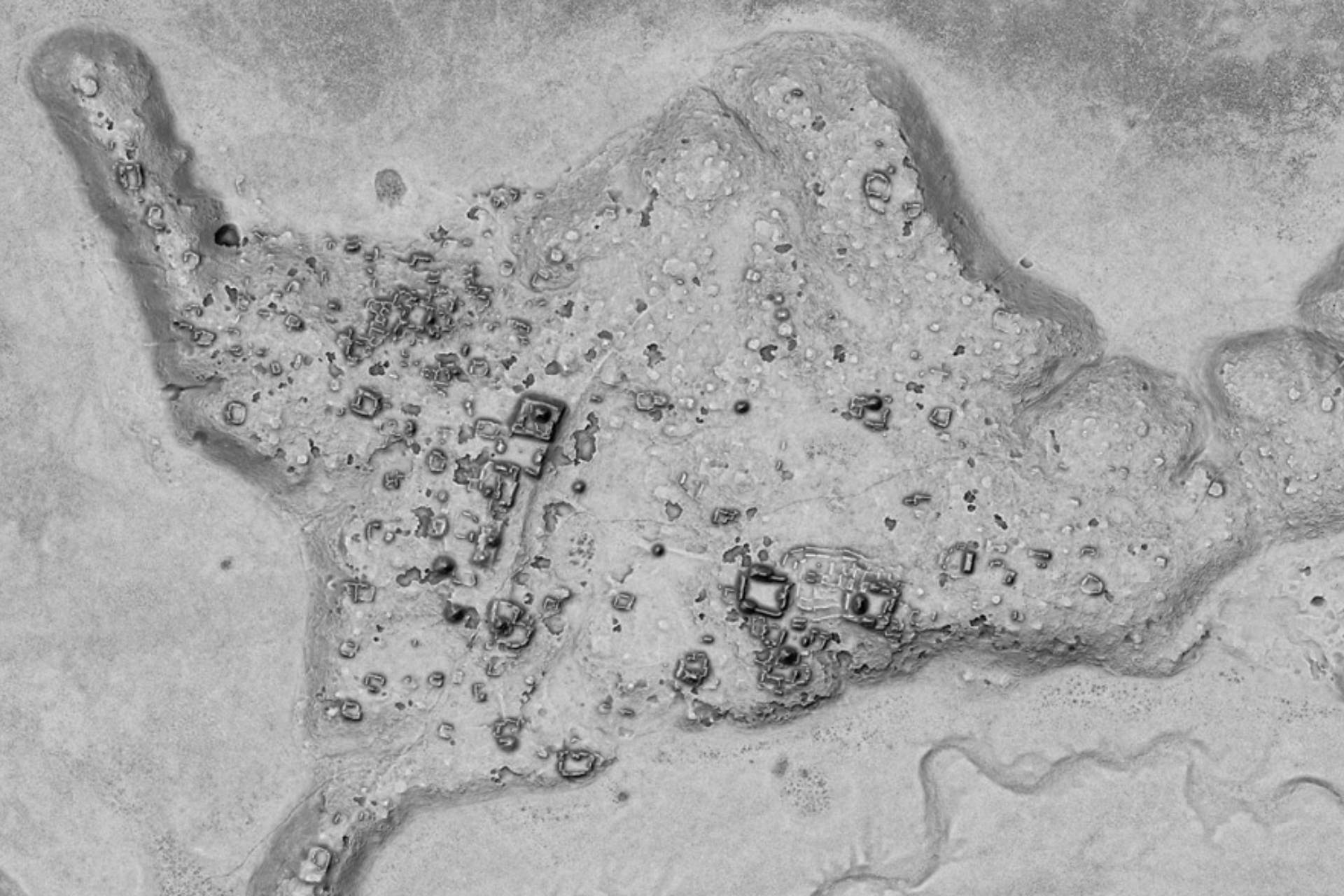 Arqueólogos descubren antigua ciudad maya en Campeche Arqueólogos descubren antigua ciudad maya en Campeche