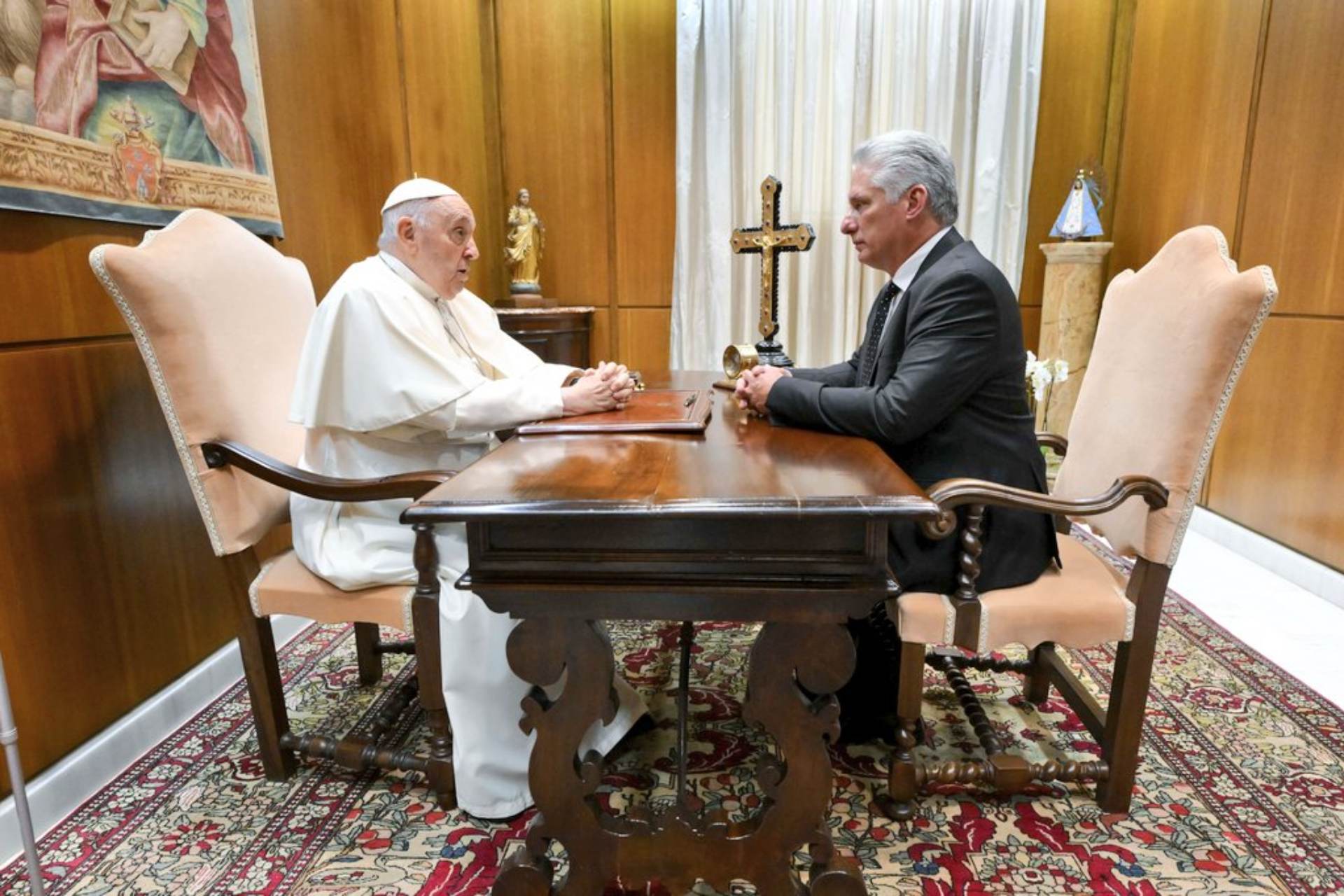 “Me encanta que haya venido”: papa Francisco recibe a Díaz-Canel “Me encanta que haya venido”: papa Francisco recibe a Díaz-Canel