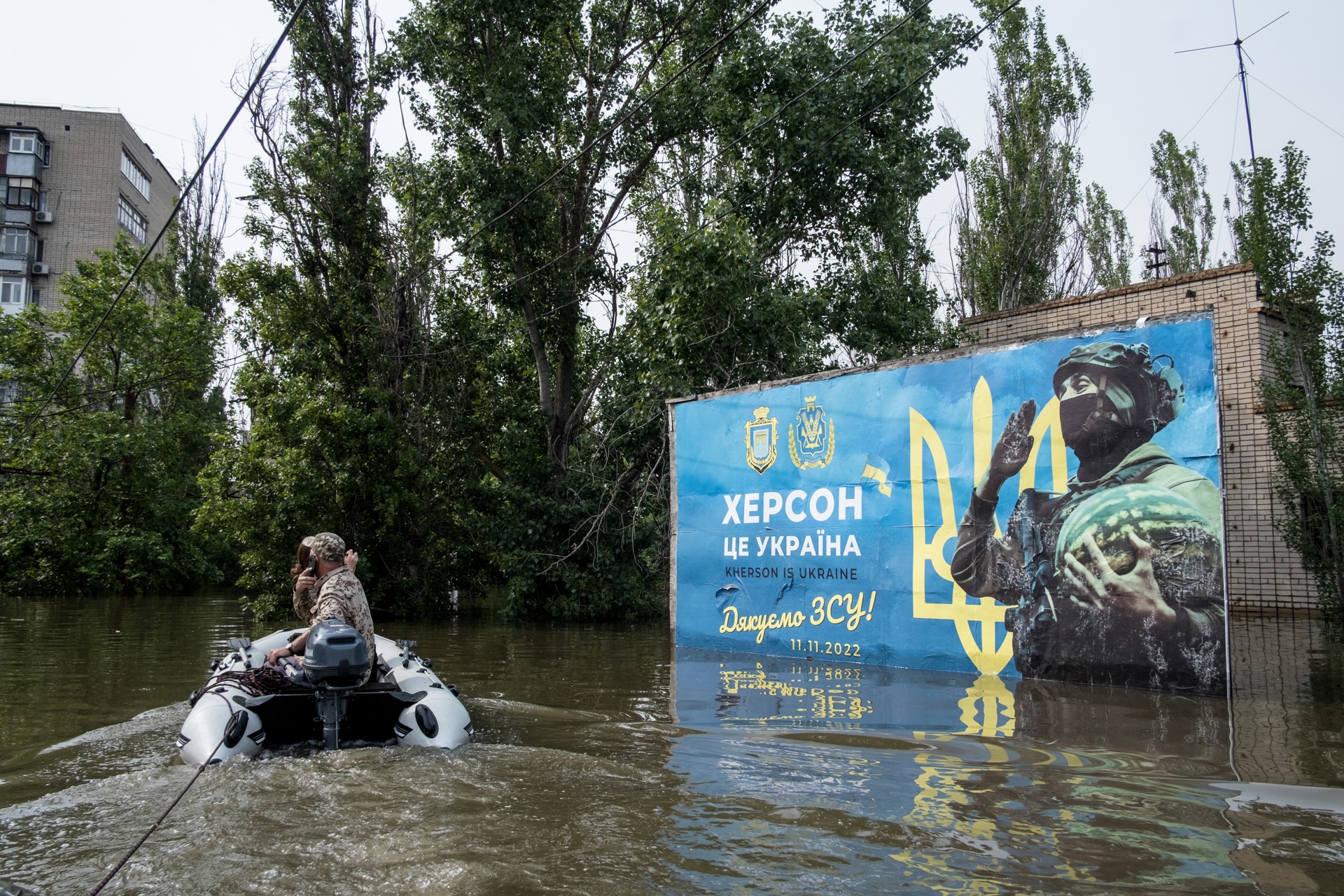 Ucrania calcula el daño de inundaciones y niega que el desastre afecte a la contraofensiva