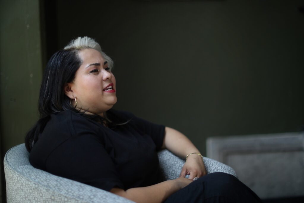 Vivir Quintana narra en "Corazón de ave" dificultades para vivir de la música - vivir-quintana-narra-en-corazon-de-ave-dificultades-para-vivir-de-la-musica-1024x683