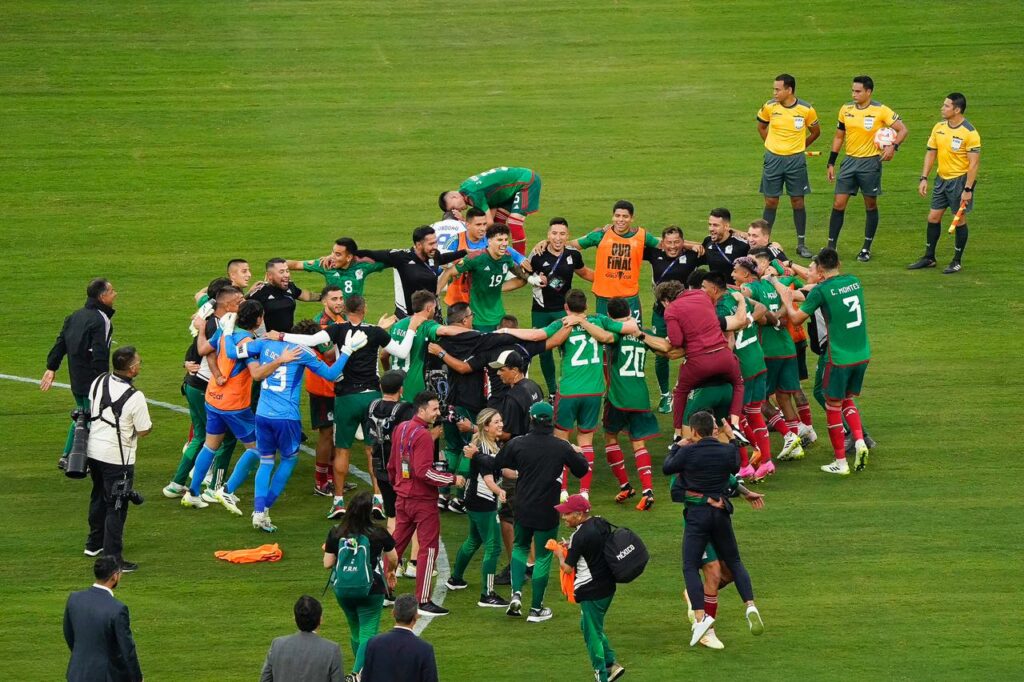 Banquillo de maestros - 4-1024x682