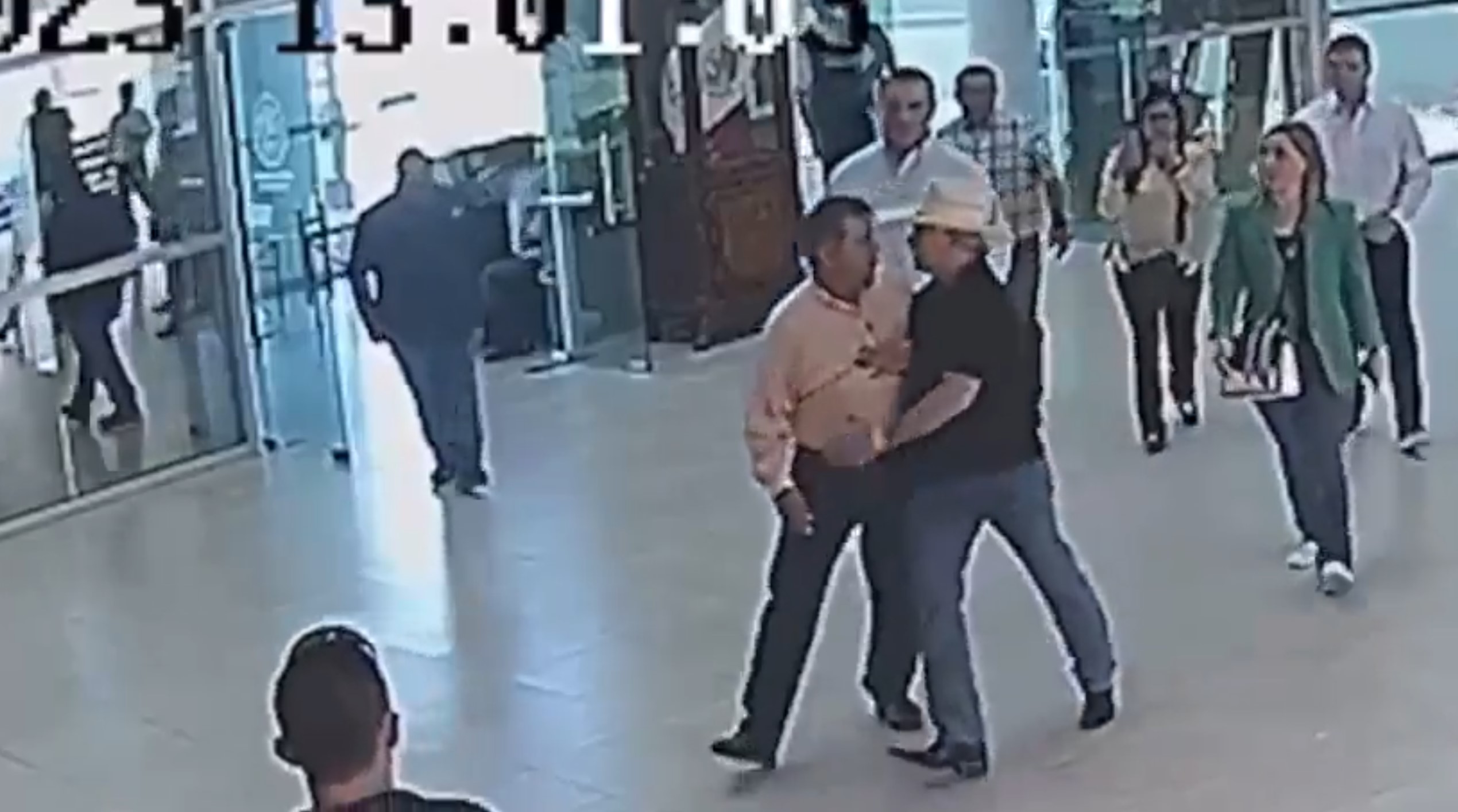 #Video Diputados de Tamaulipas agreden al periodista José Inés Figueroa