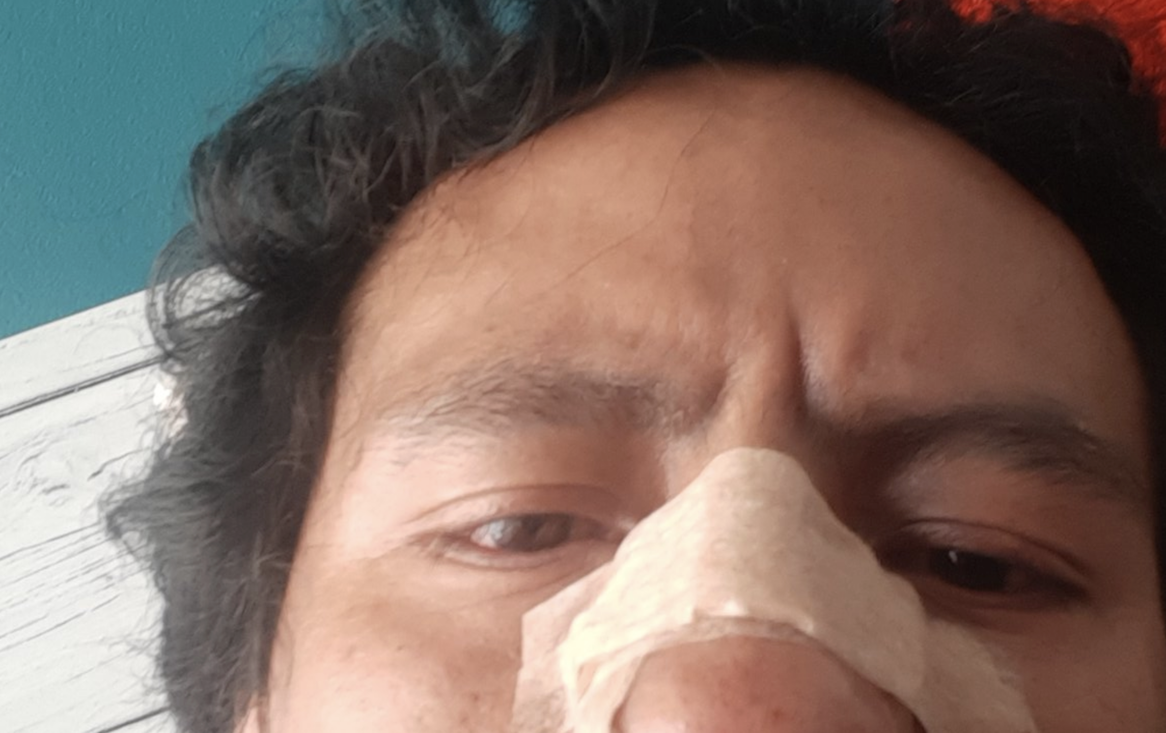 Periodista denuncia a dueños y empleados de una tortillería por golpearlo