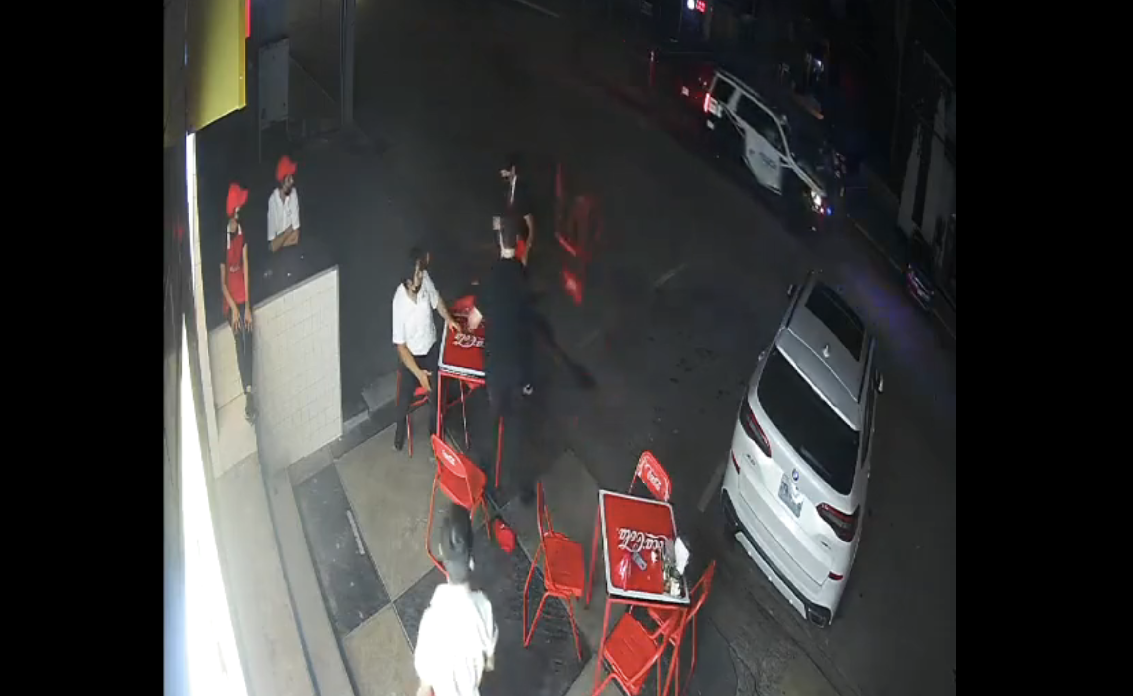 Abren investigación tras video de agresión a empleado de Taquería Orinoco Abren investigación tras video de agresión a empleado de Taquería Orinoco