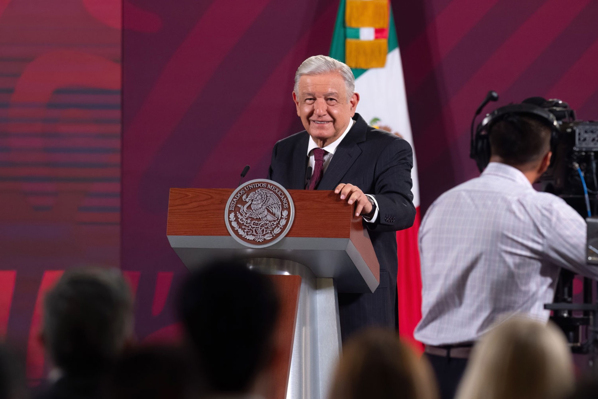 AMLO arremete contra la prensa y la iglesia católica; conferencia del 4 de julio de 2023