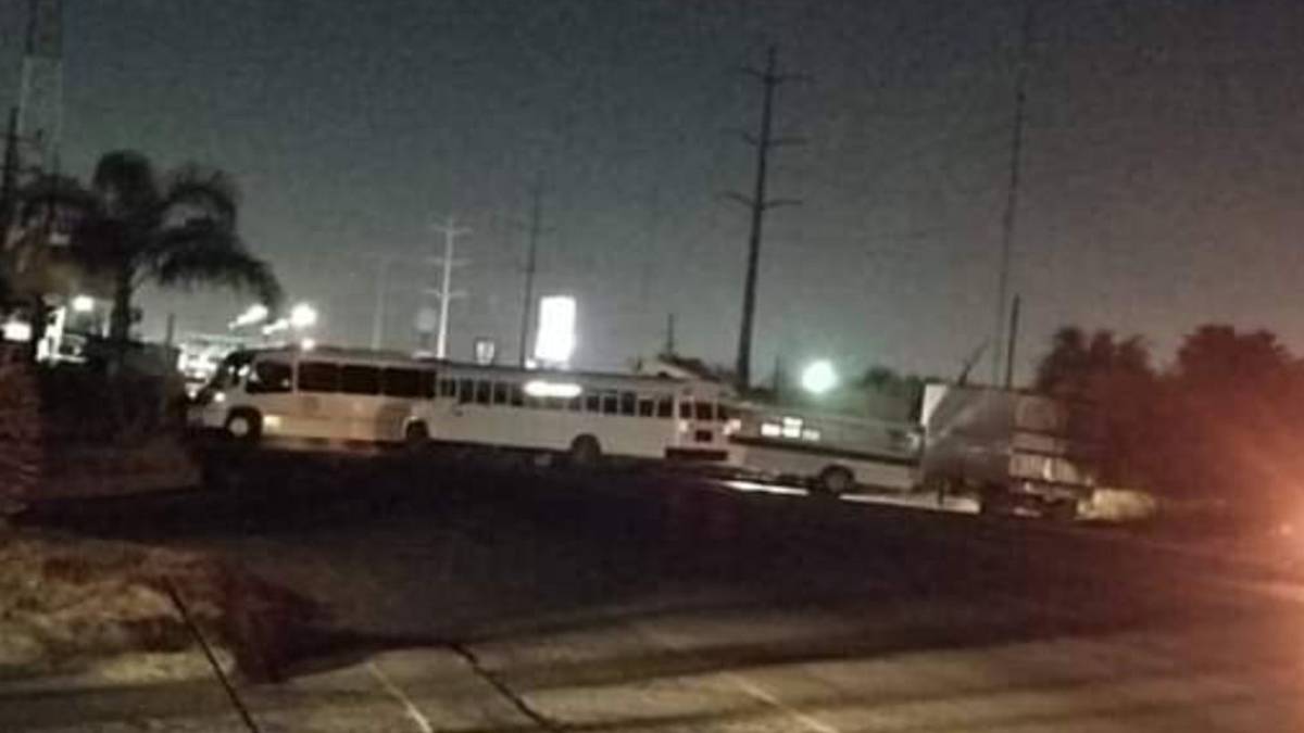 Advierten situación de riesgo por bloqueos y disparos sobre la Reynosa-San Fernando Advierten situación de riesgo por bloqueos y disparos sobre la Reynosa-San Fernando