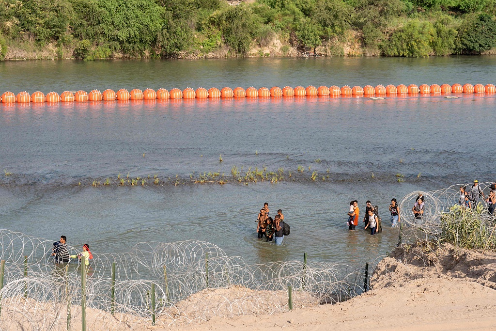 Casa Blanca advierte que boyas en el río Bravo son perjudiciales para